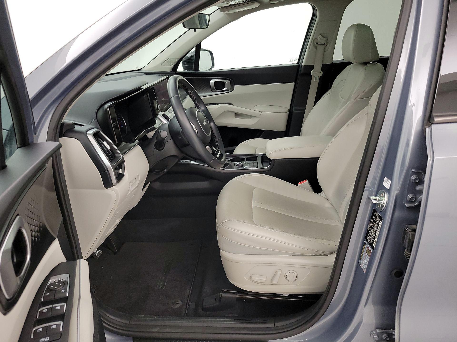 Thumbnail: 2022 Kia Sorento - 11