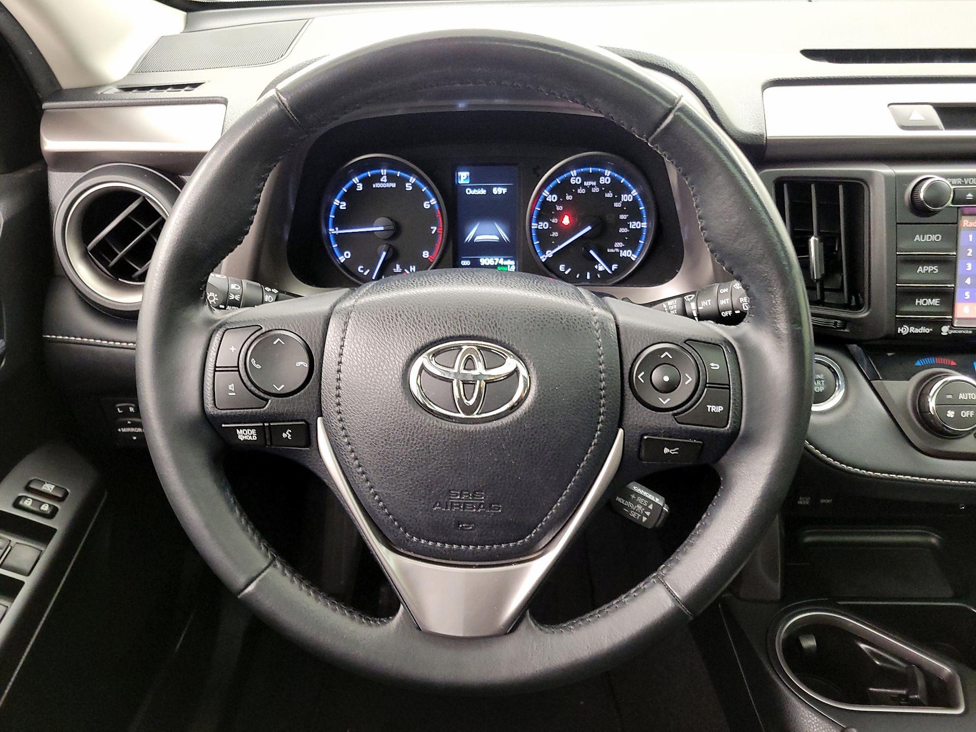 Thumbnail: 2018 Toyota RAV4 - 10