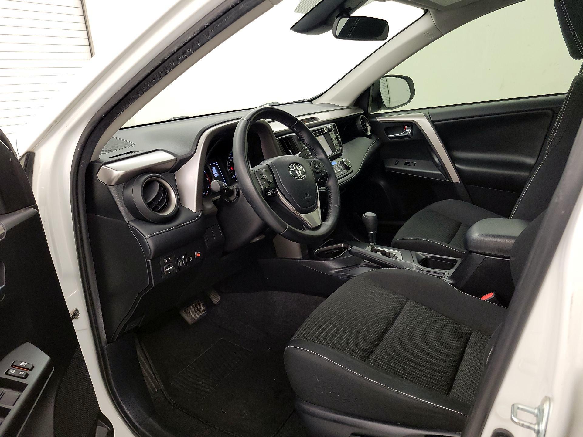 Thumbnail: 2018 Toyota RAV4 - 11