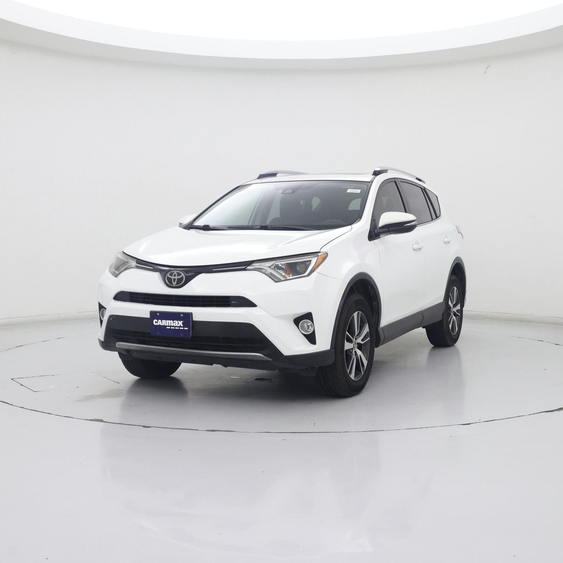 Thumbnail: 2018 Toyota RAV4 - 4