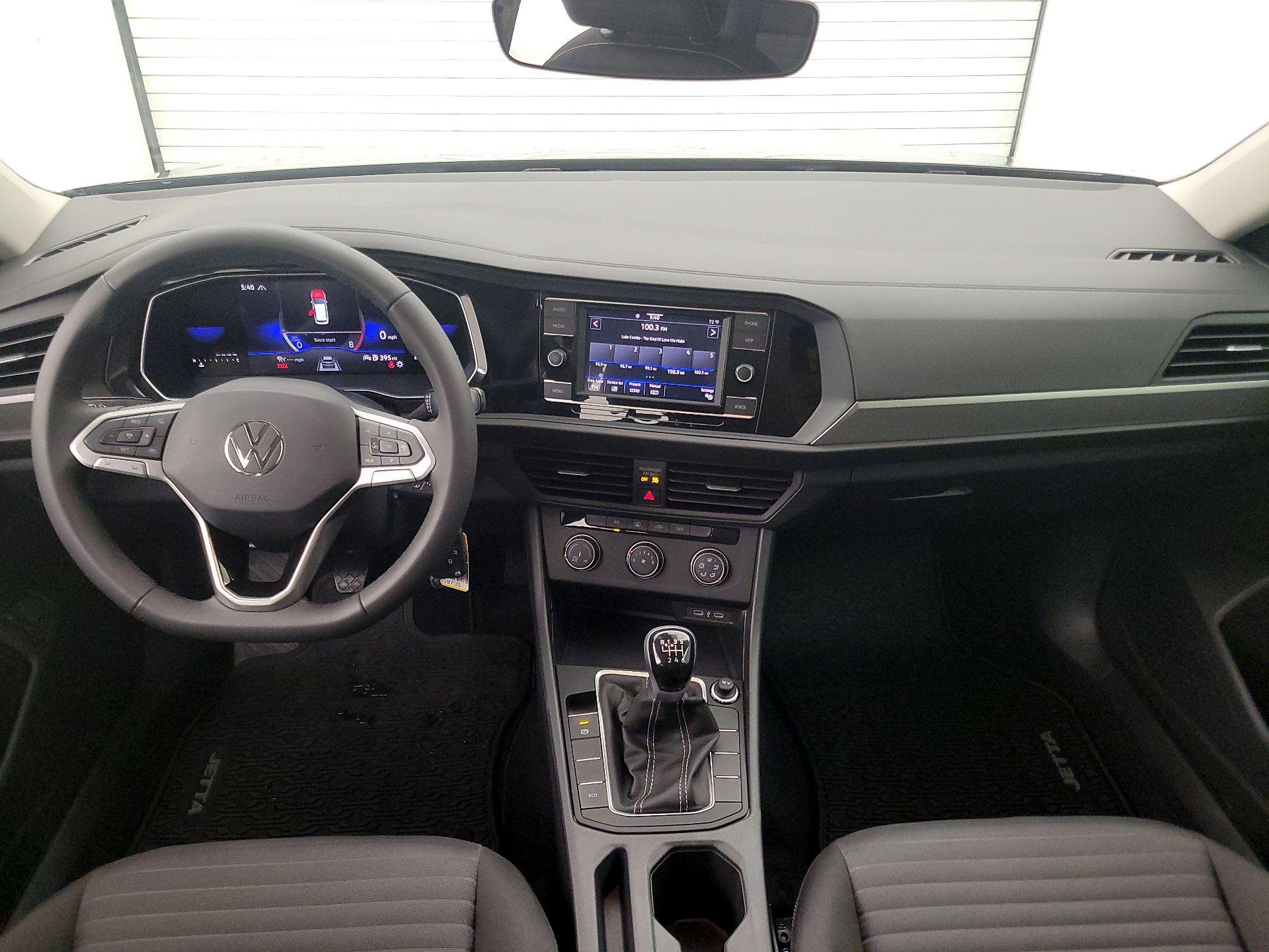 Thumbnail: 2024 Volkswagen Jetta - 9