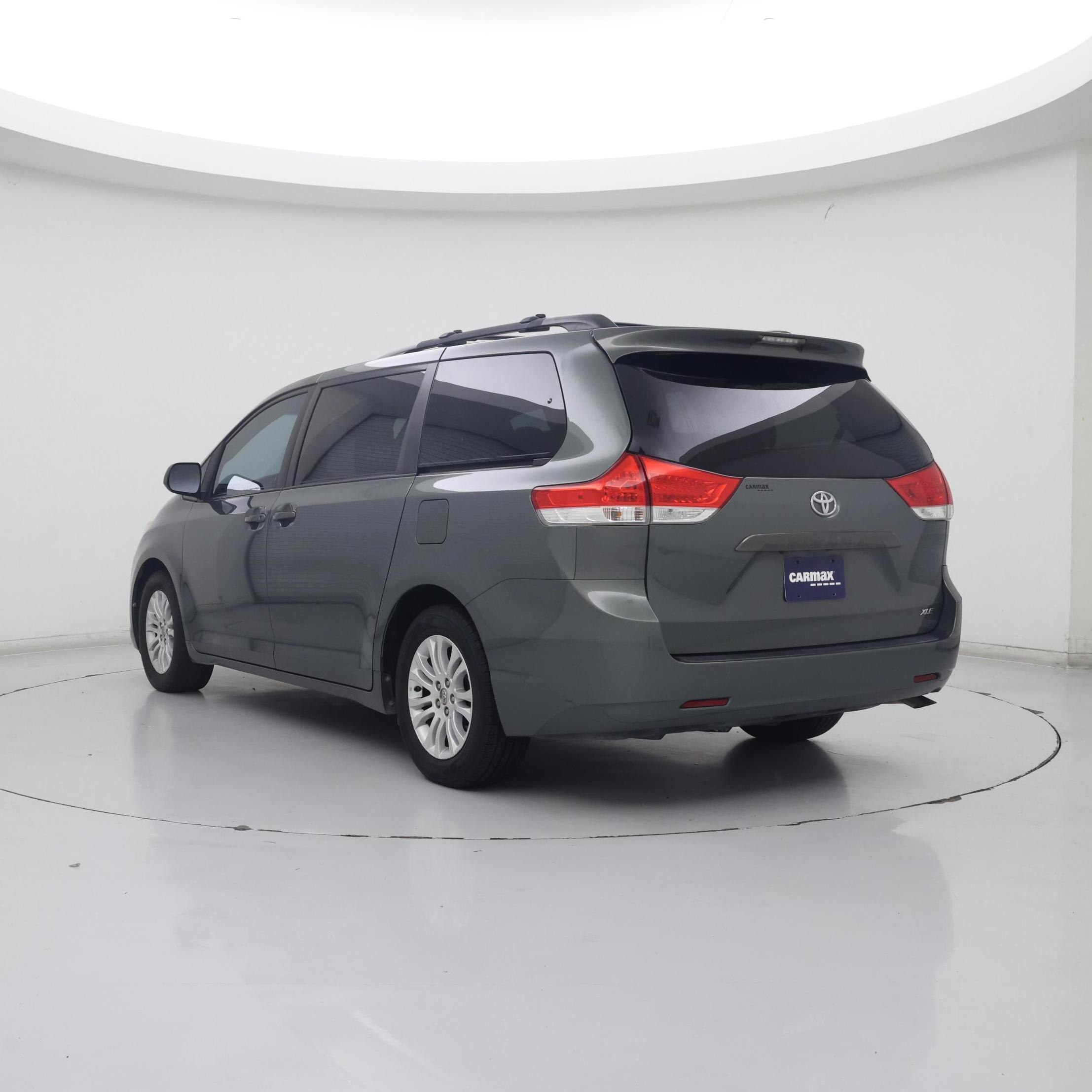 Thumbnail: 2014 Toyota Sienna - 2