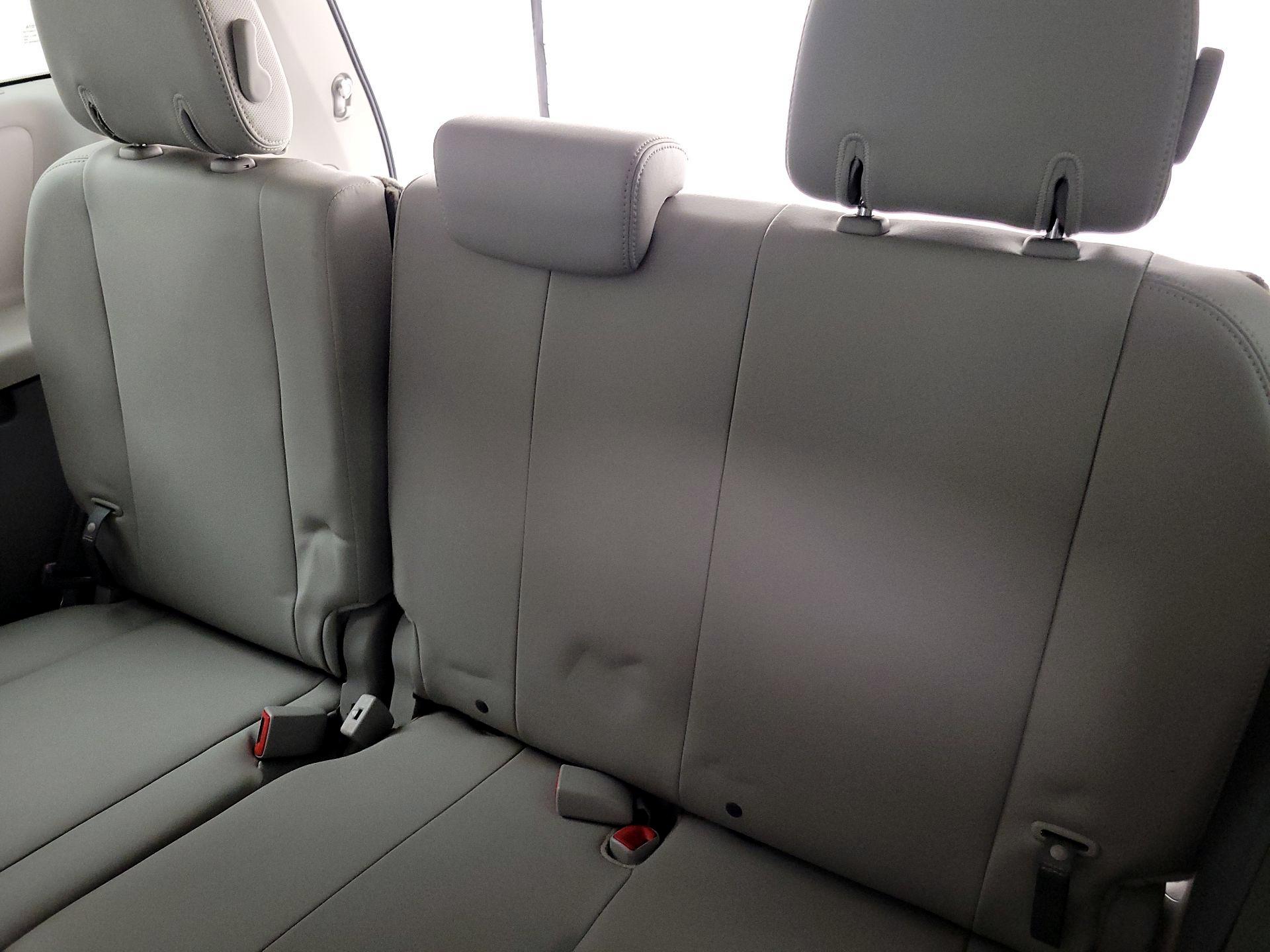 Thumbnail: 2014 Toyota Sienna - 20