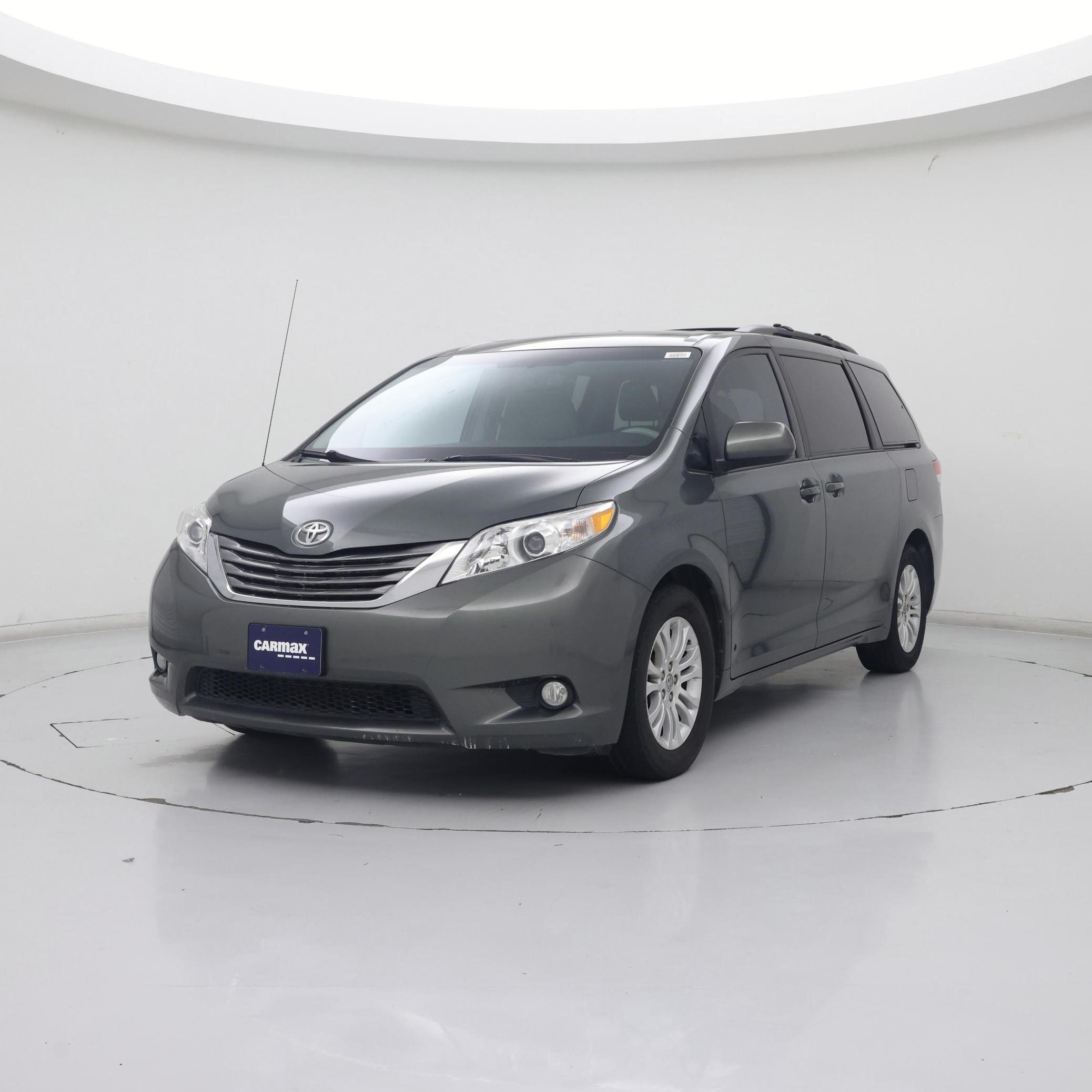 Thumbnail: 2014 Toyota Sienna - 4