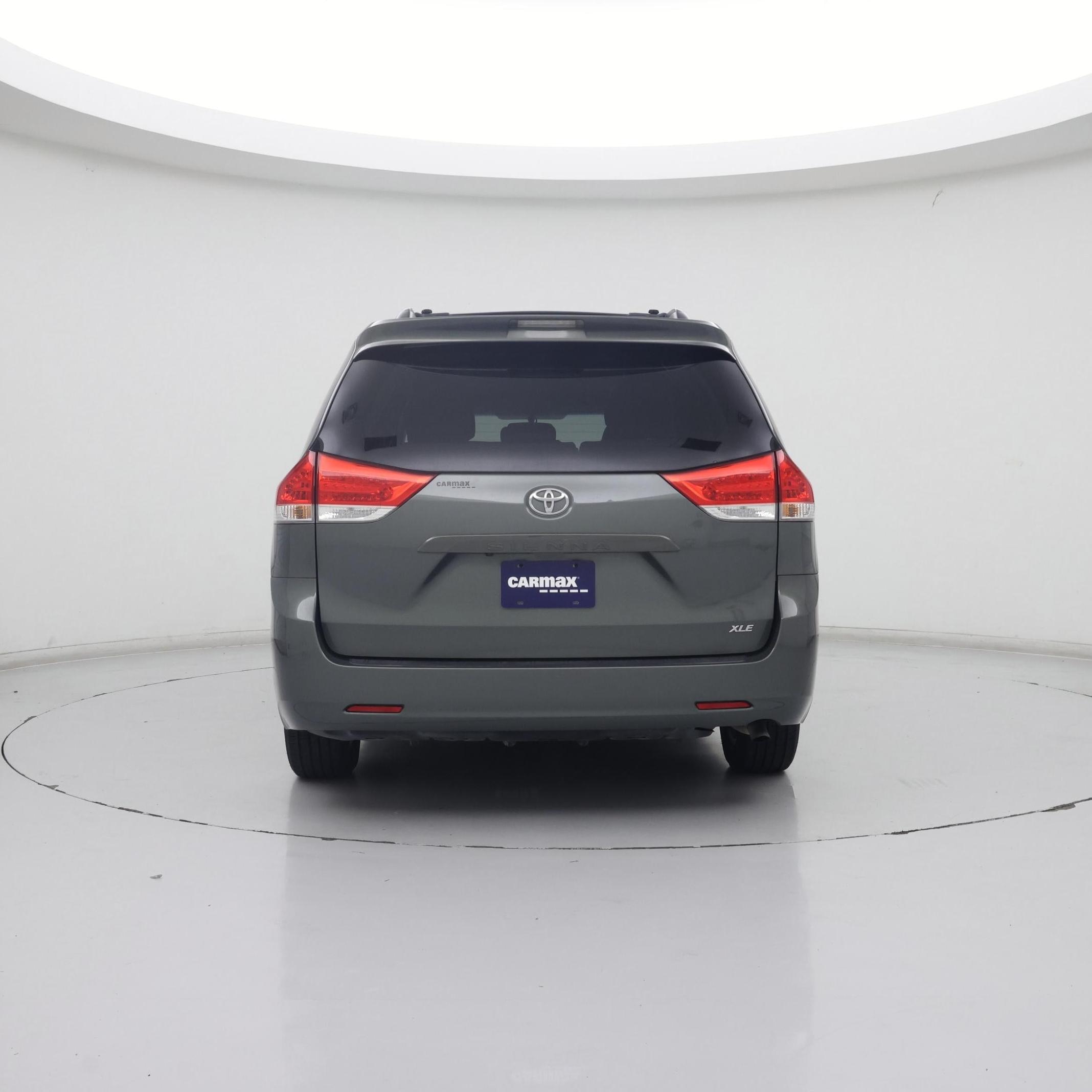 Thumbnail: 2014 Toyota Sienna - 6