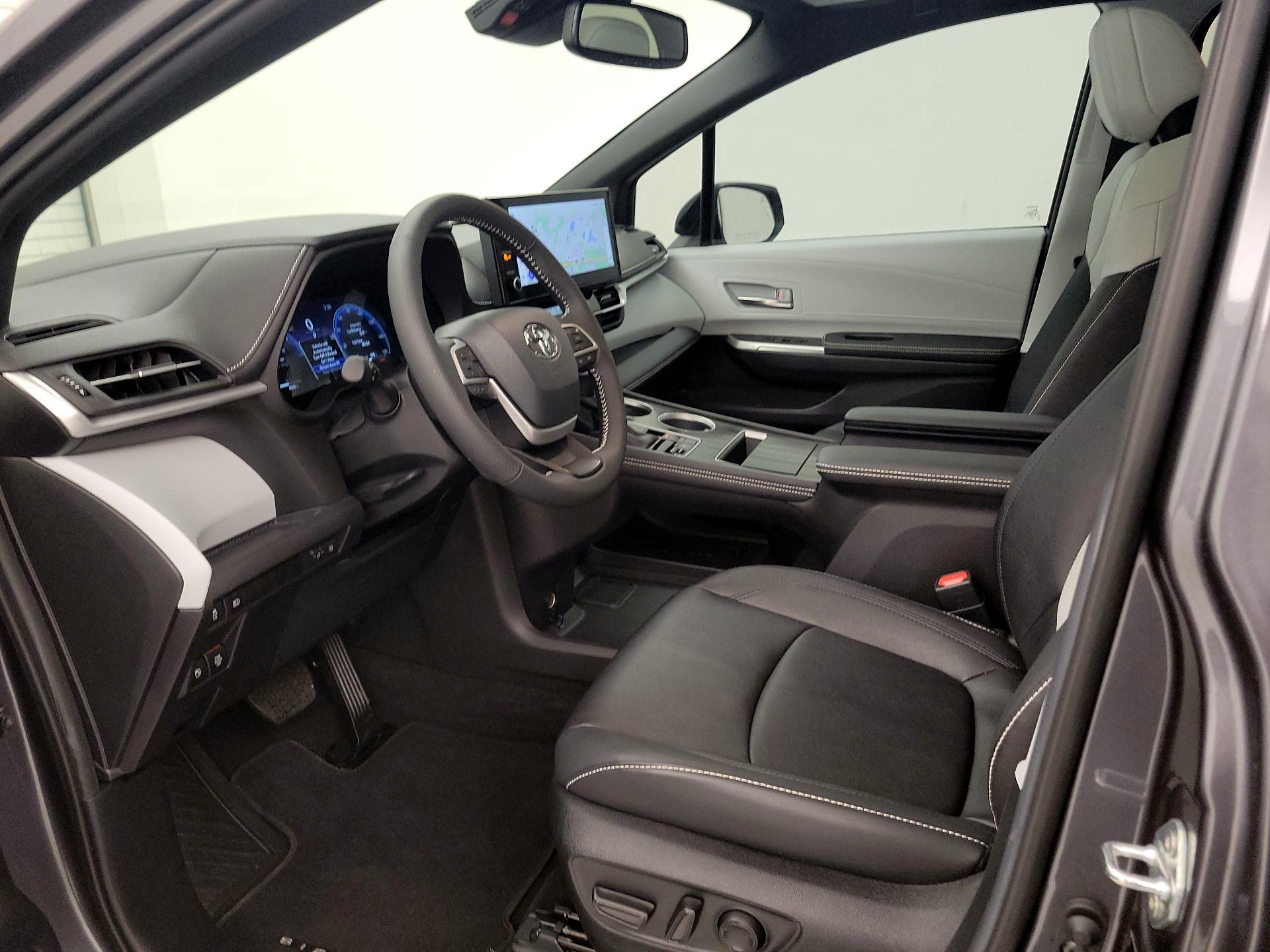 Thumbnail: 2025 Toyota Sienna - 11