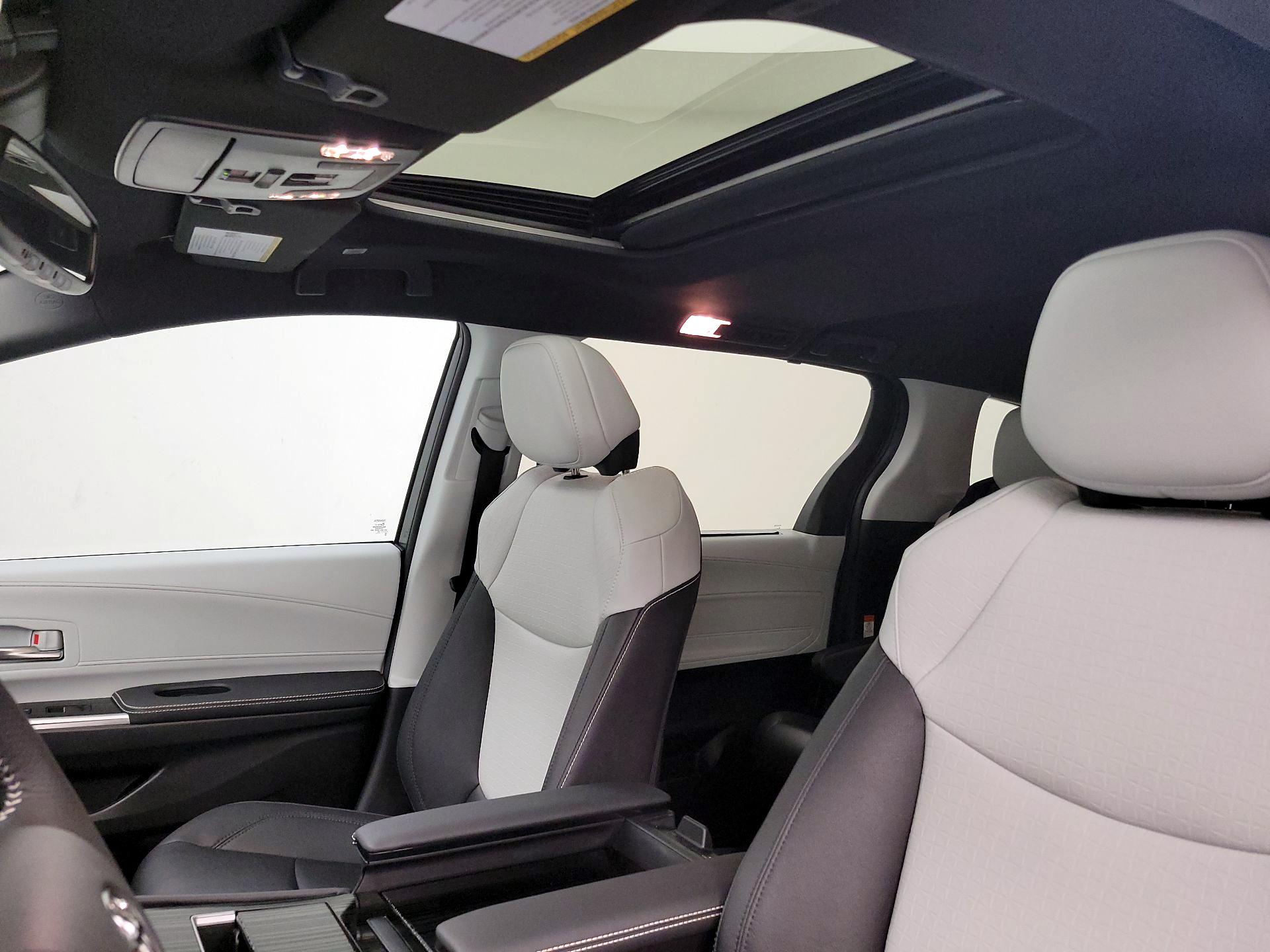 Thumbnail: 2025 Toyota Sienna - 20