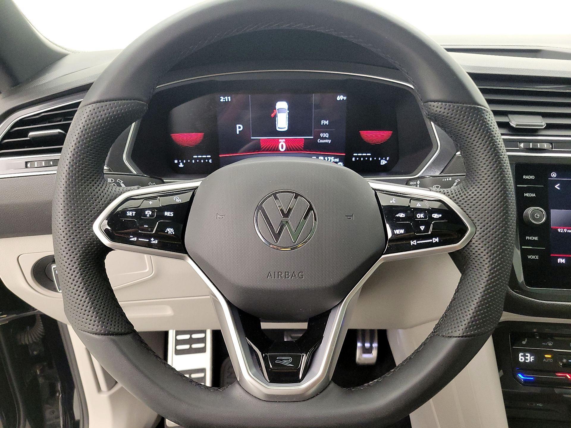 Thumbnail: 2023 Volkswagen Tiguan - 10