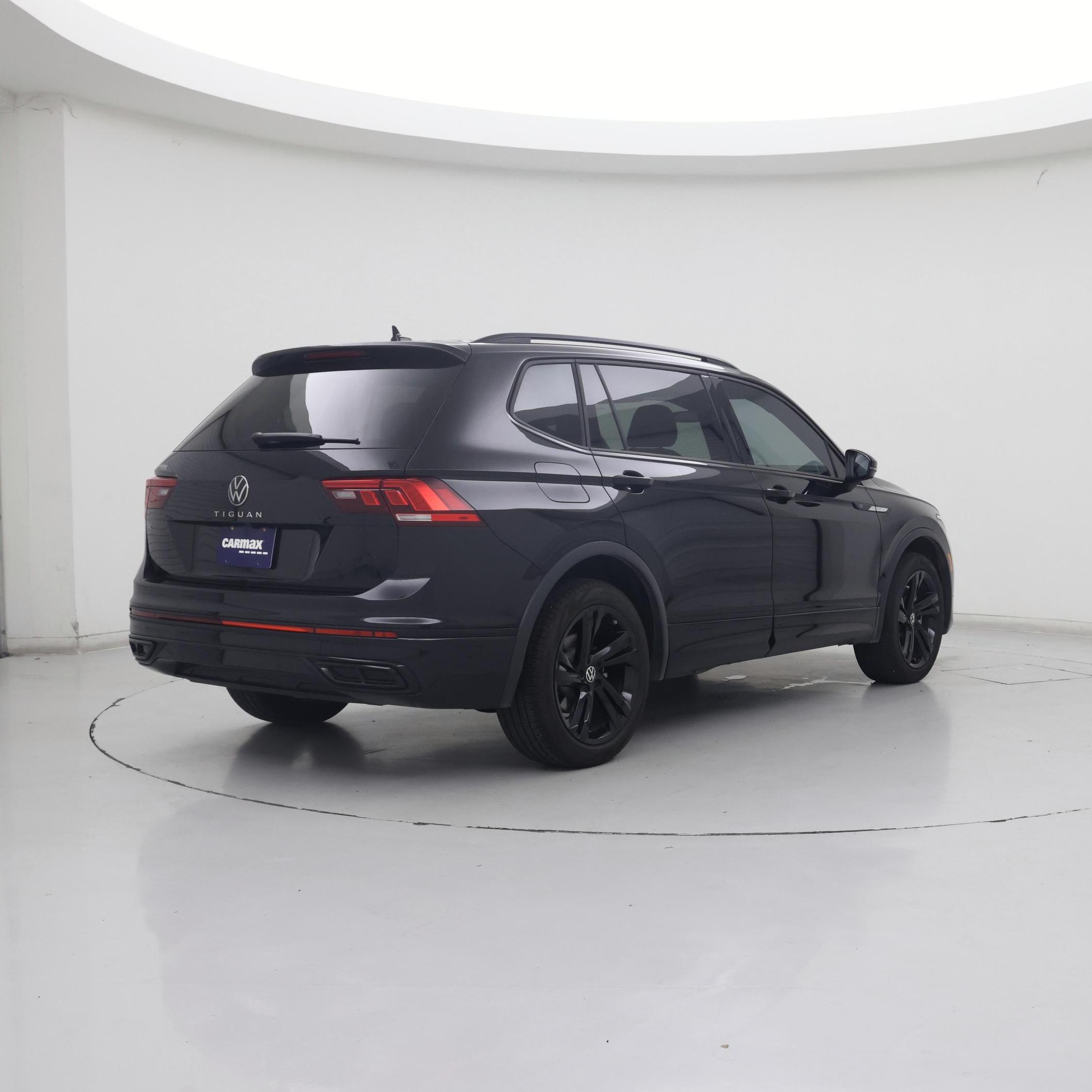 Thumbnail: 2023 Volkswagen Tiguan - 8