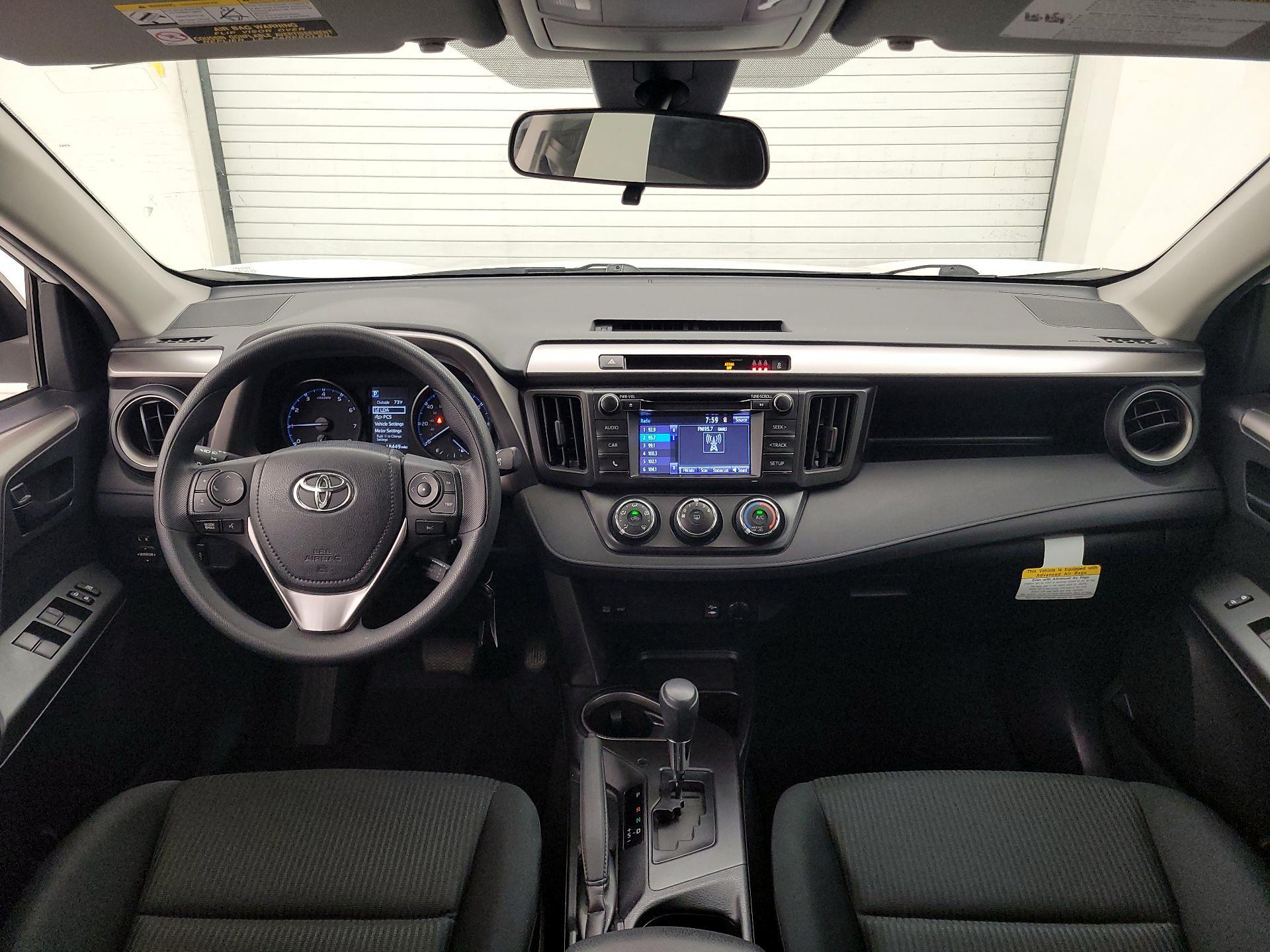 Thumbnail: 2018 Toyota RAV4 - 9