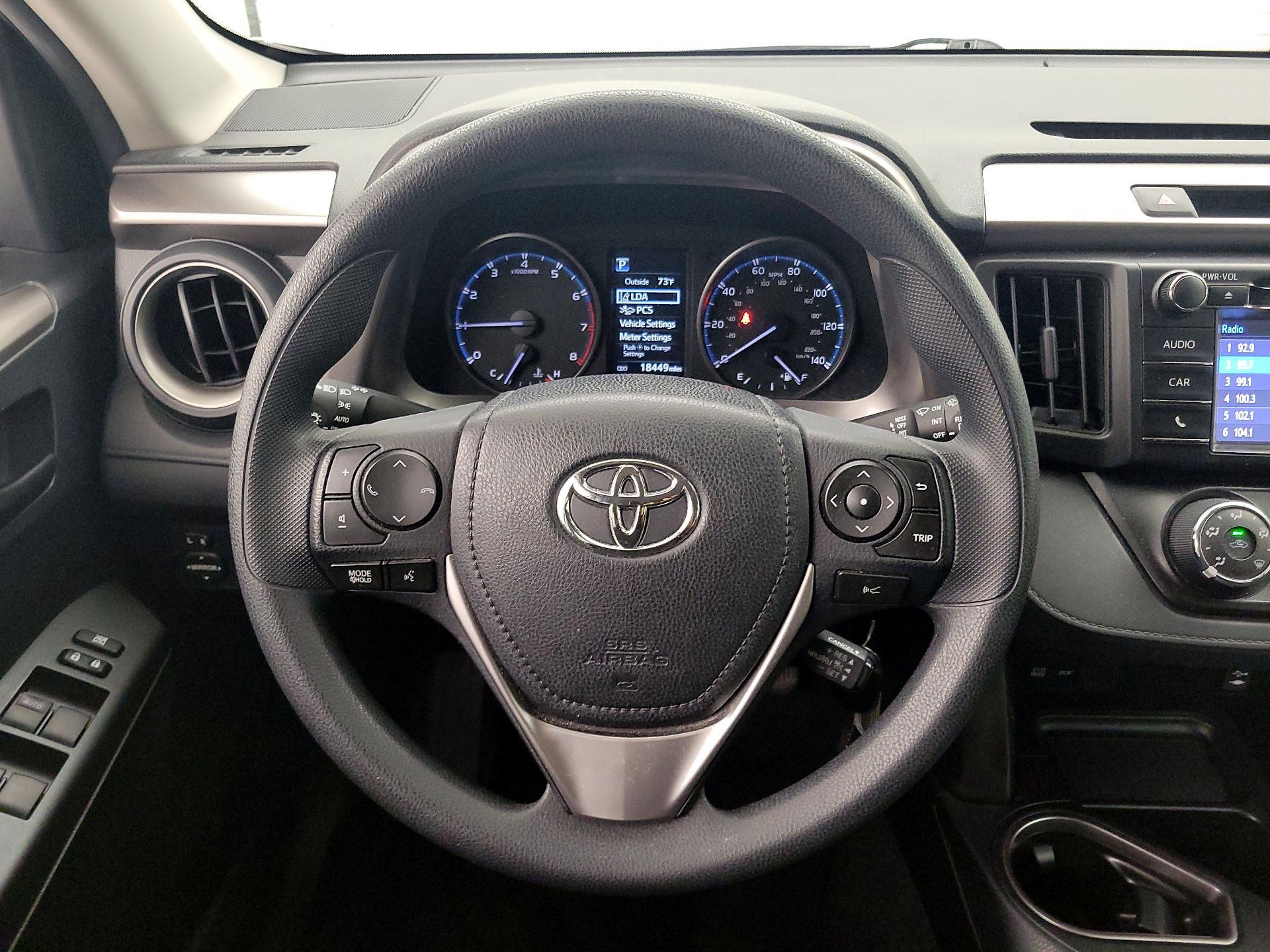 Thumbnail: 2018 Toyota RAV4 - 10