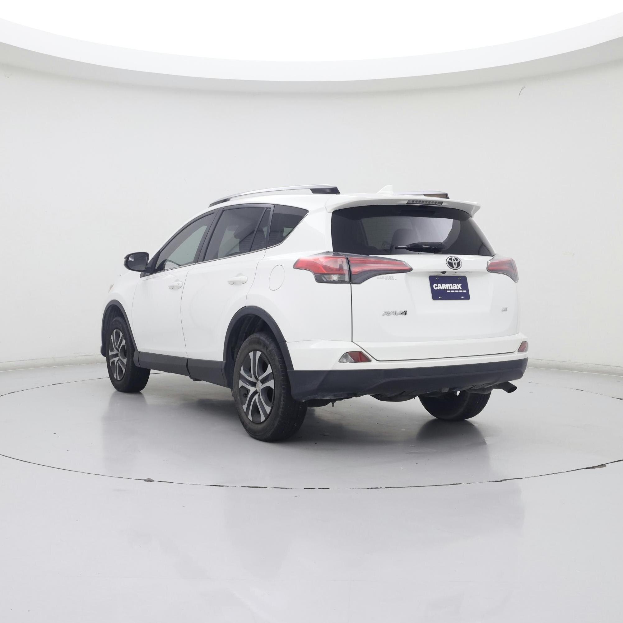 Thumbnail: 2018 Toyota RAV4 - 2