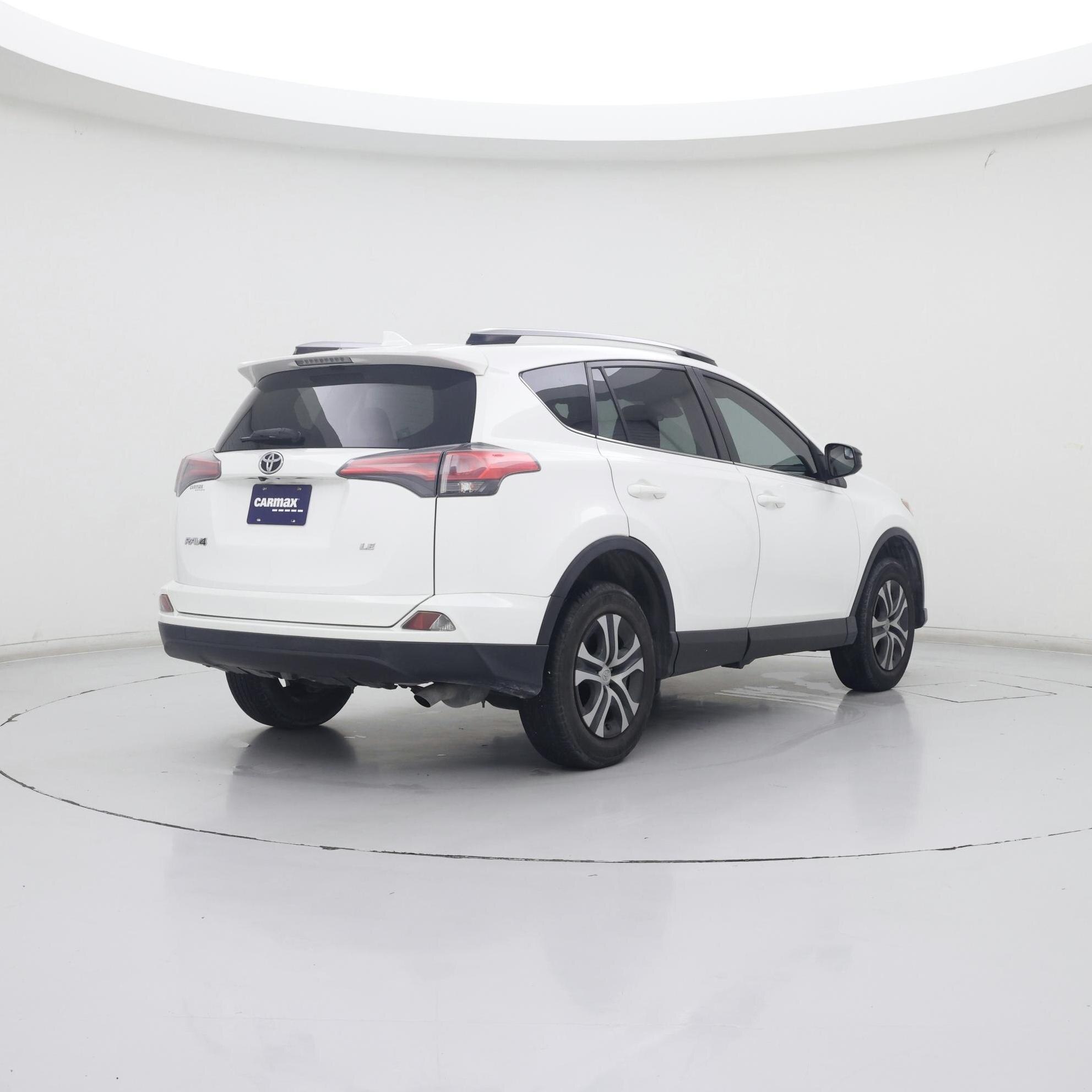Thumbnail: 2018 Toyota RAV4 - 8