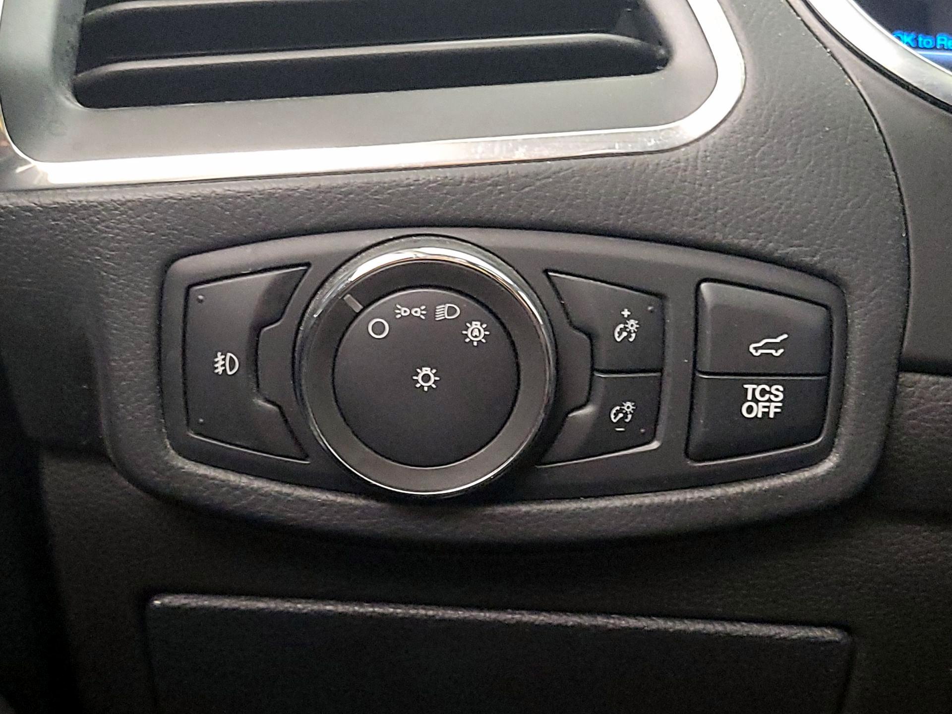 Thumbnail: 2020 Ford Edge - 13