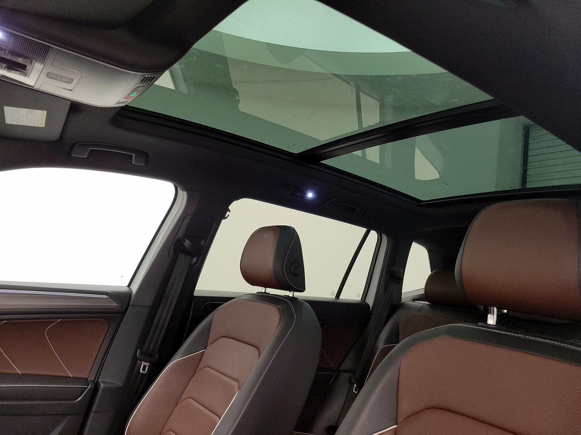 Thumbnail: 2022 Volkswagen Tiguan - 19