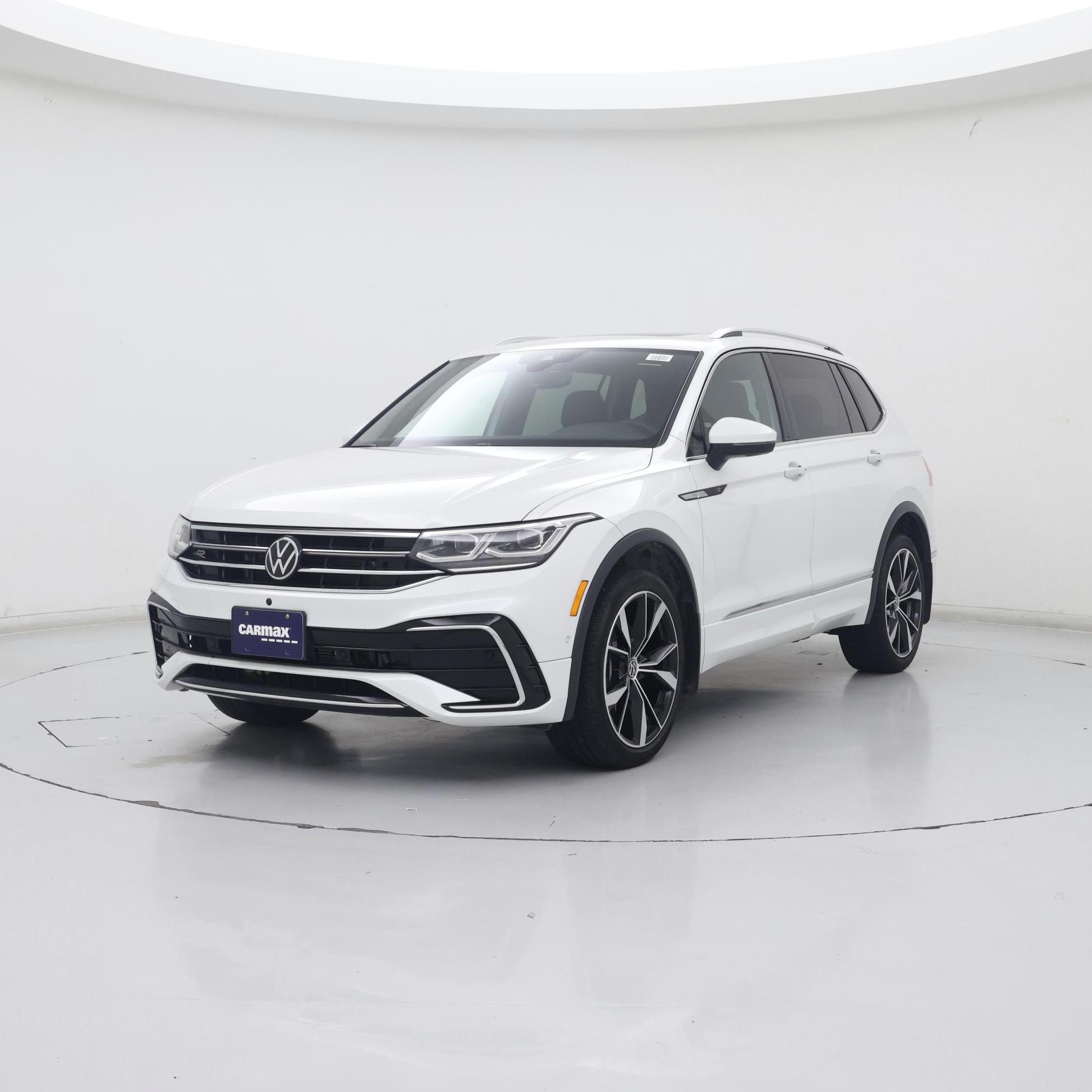 Thumbnail: 2022 Volkswagen Tiguan - 4