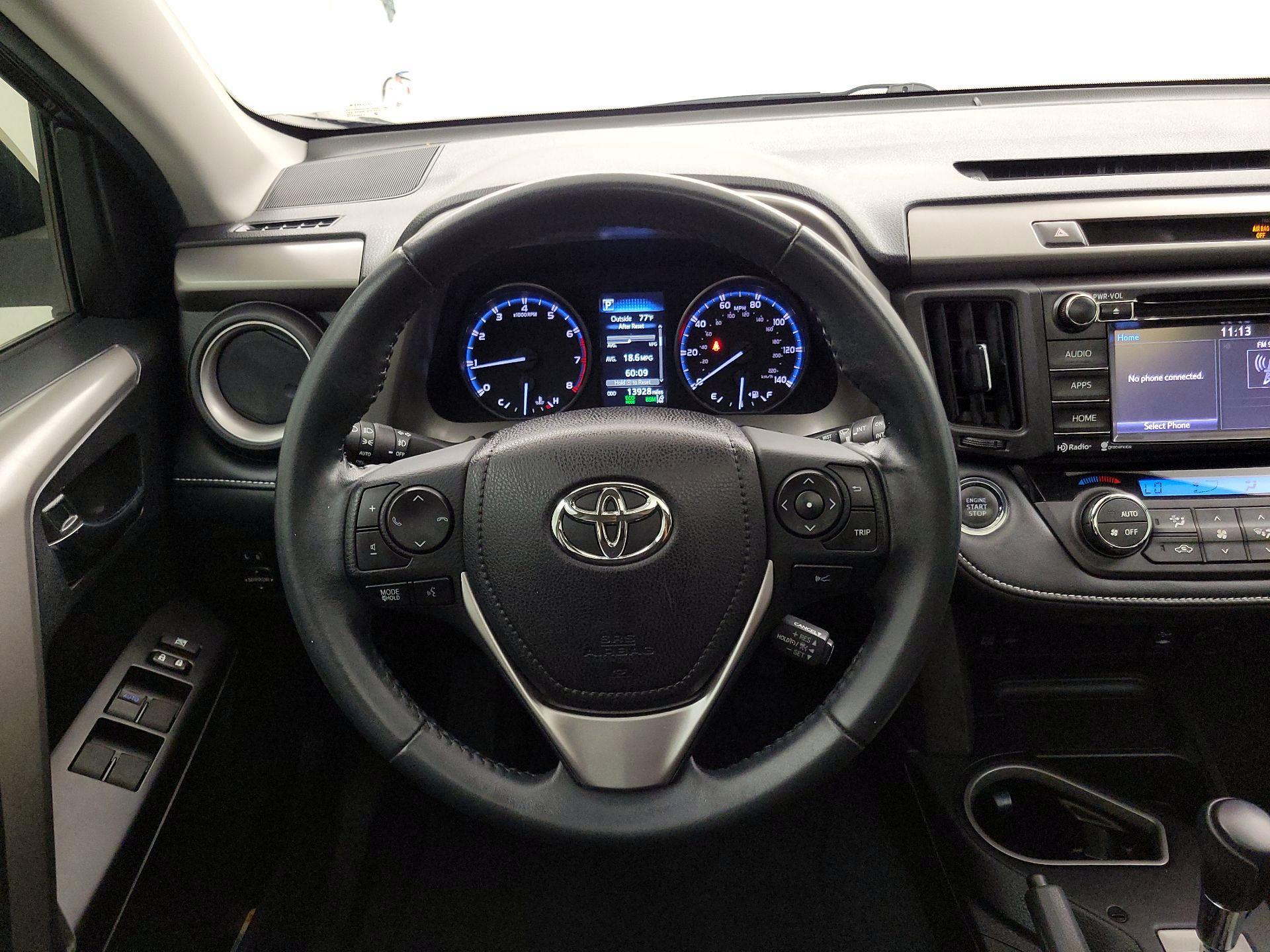 Thumbnail: 2018 Toyota RAV4 - 10