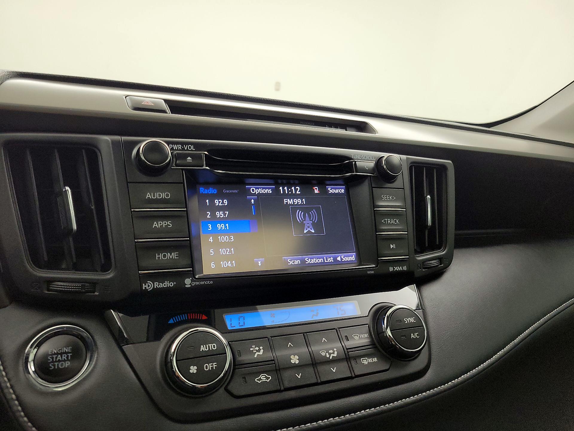 Thumbnail: 2018 Toyota RAV4 - 15