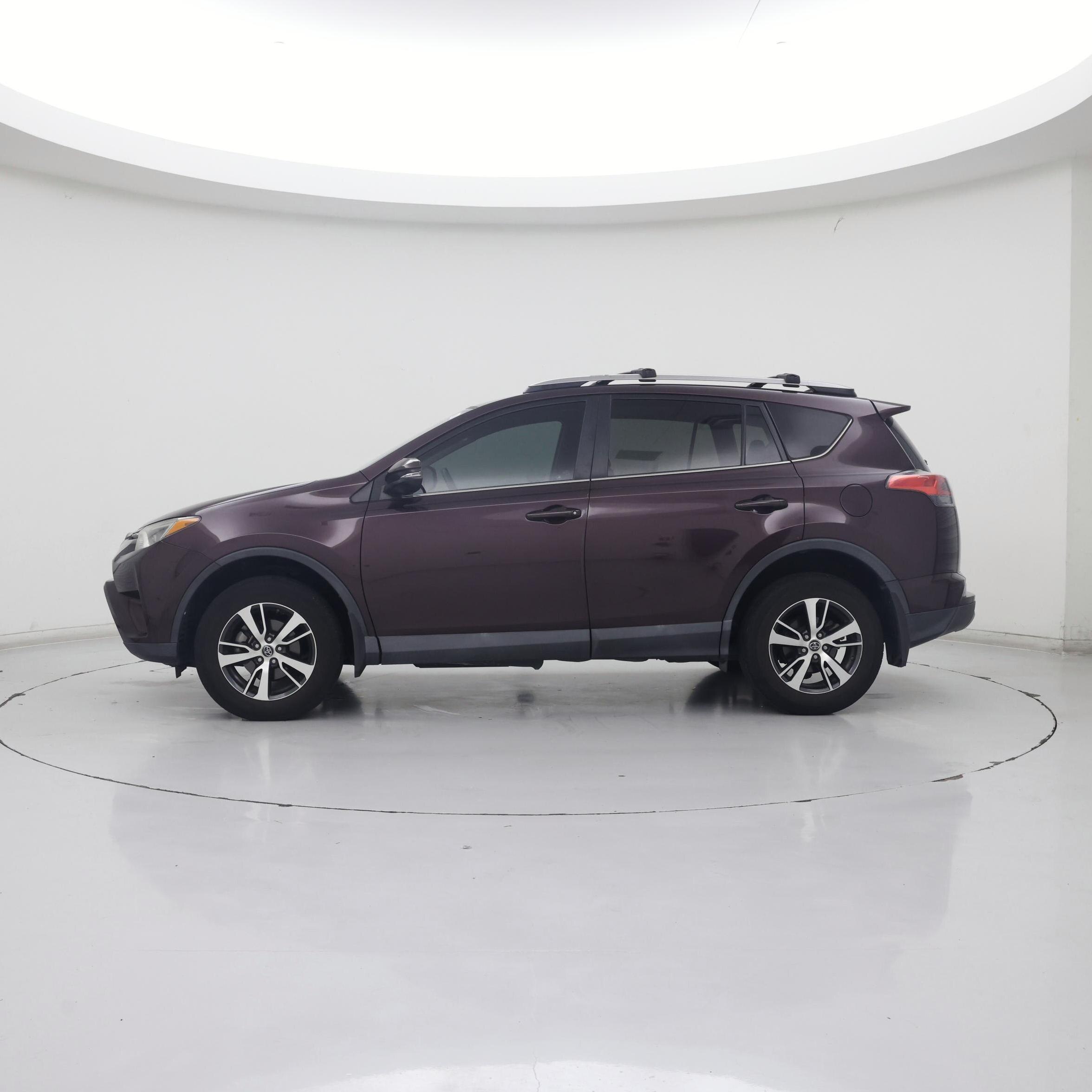 Thumbnail: 2018 Toyota RAV4 - 3