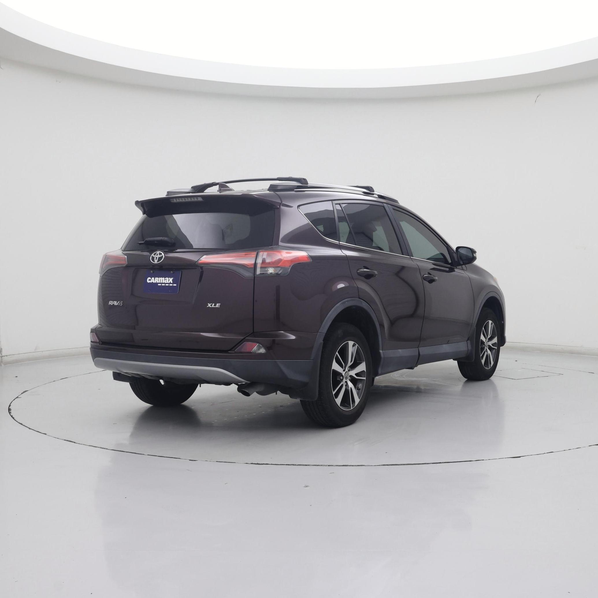 Thumbnail: 2018 Toyota RAV4 - 8