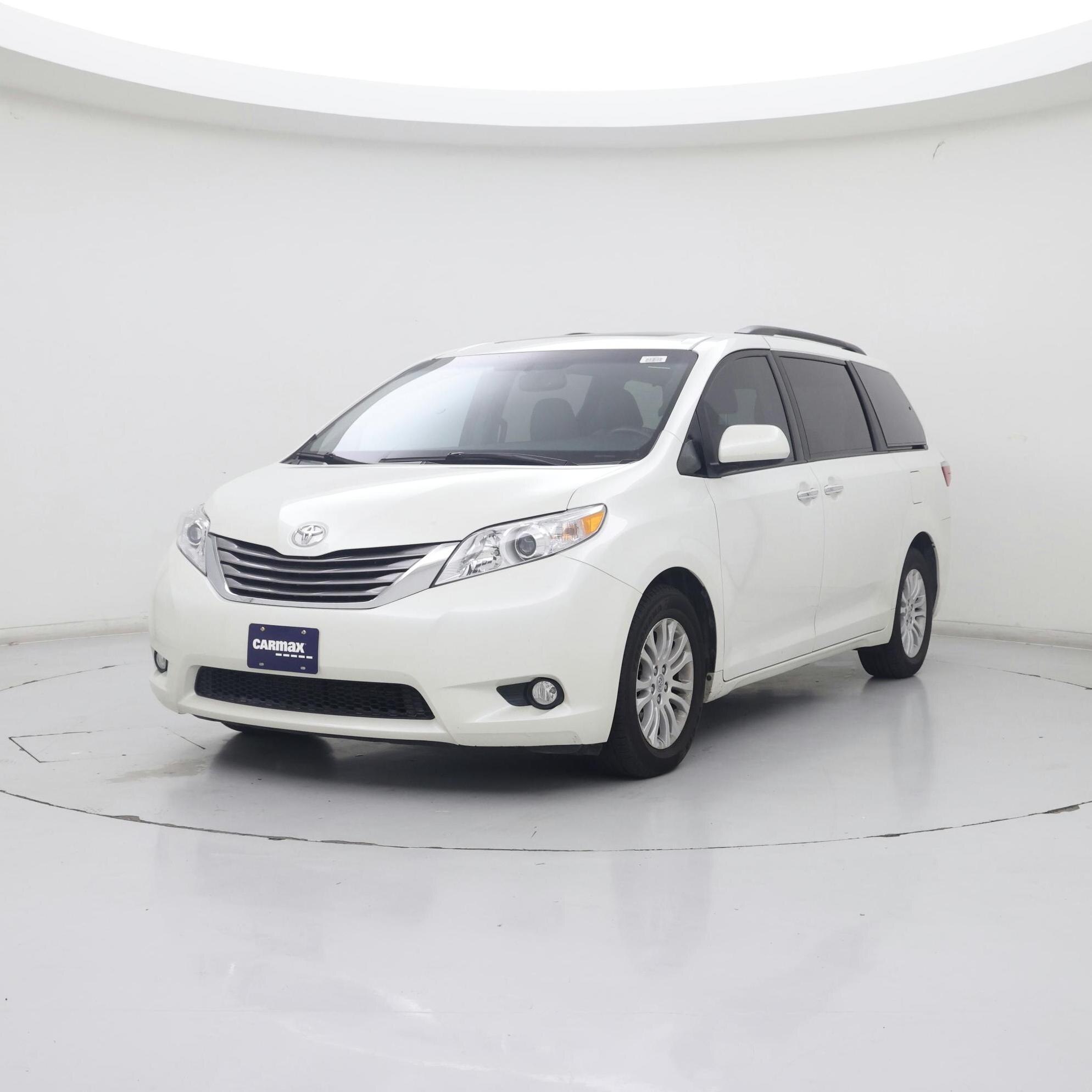 Thumbnail: 2017 Toyota Sienna - 4