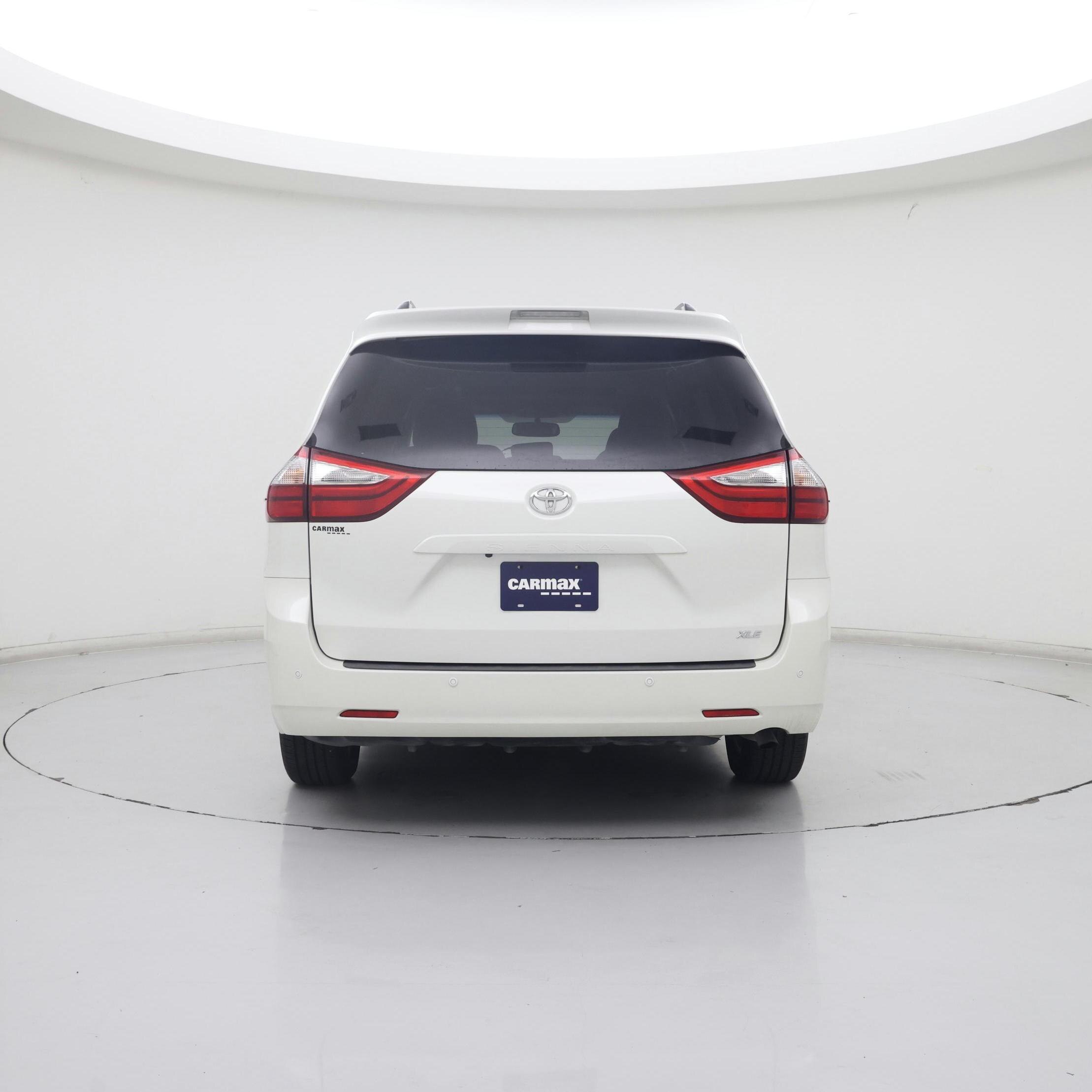 Thumbnail: 2017 Toyota Sienna - 6