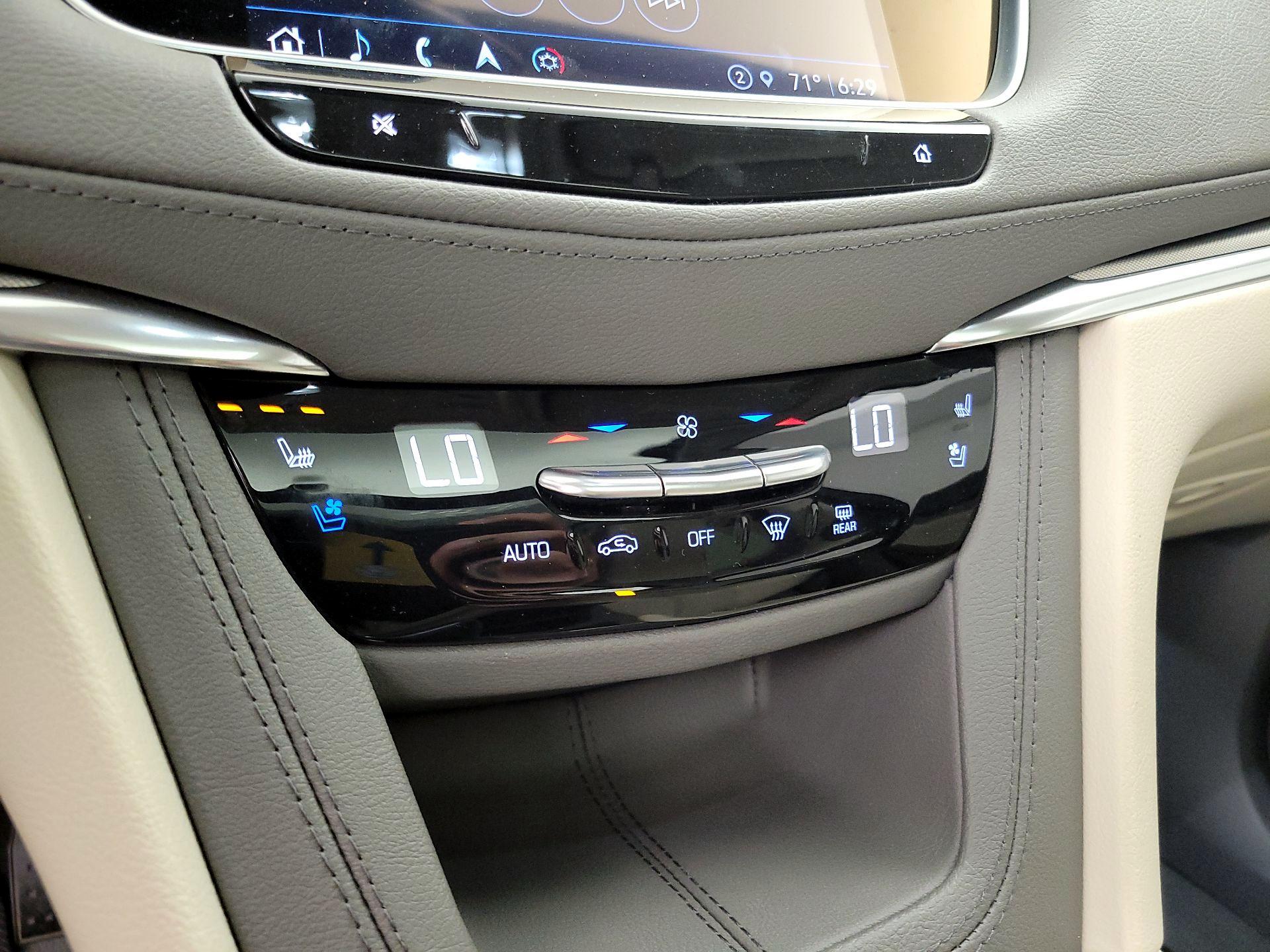 Thumbnail: 2022 Cadillac XT5 - 17