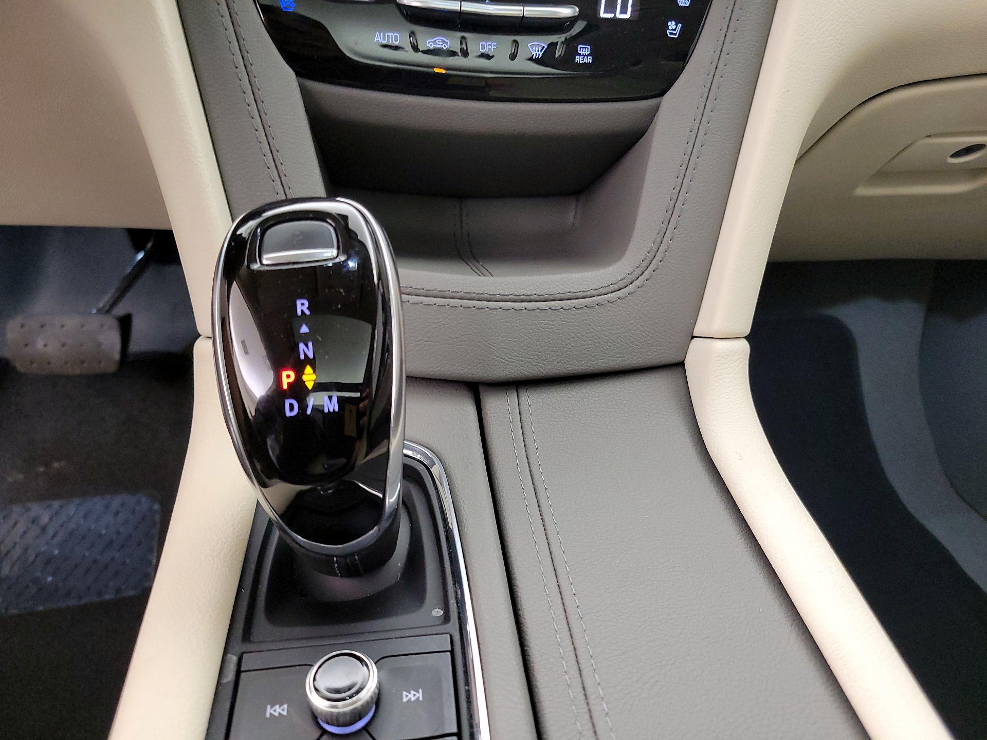 Thumbnail: 2022 Cadillac XT5 - 18