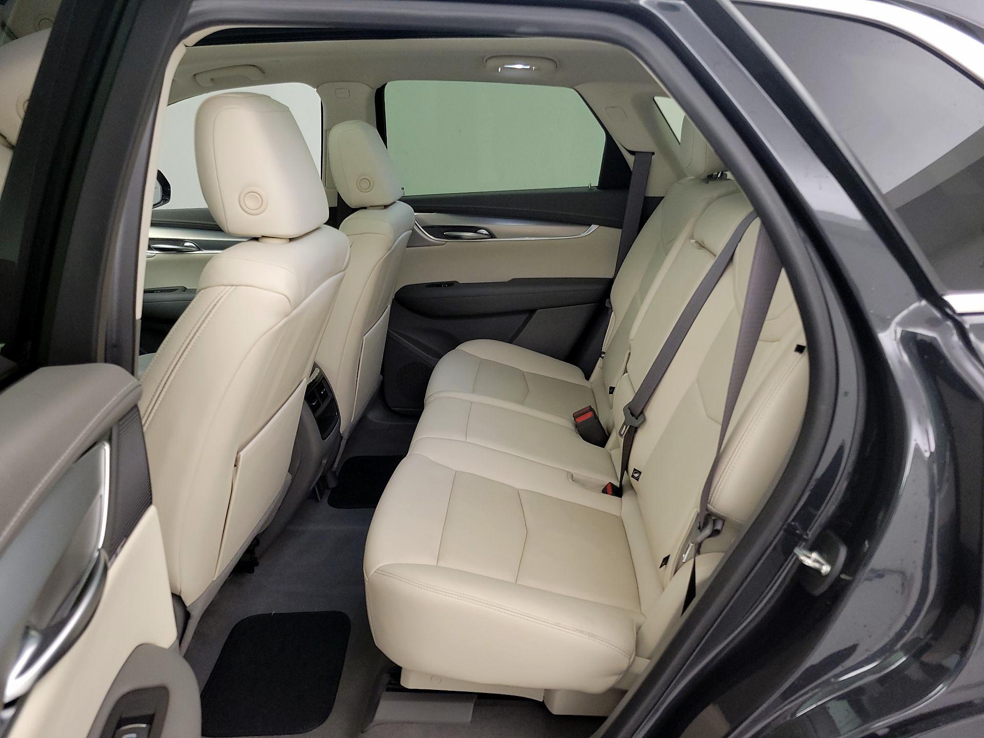 Thumbnail: 2022 Cadillac XT5 - 20