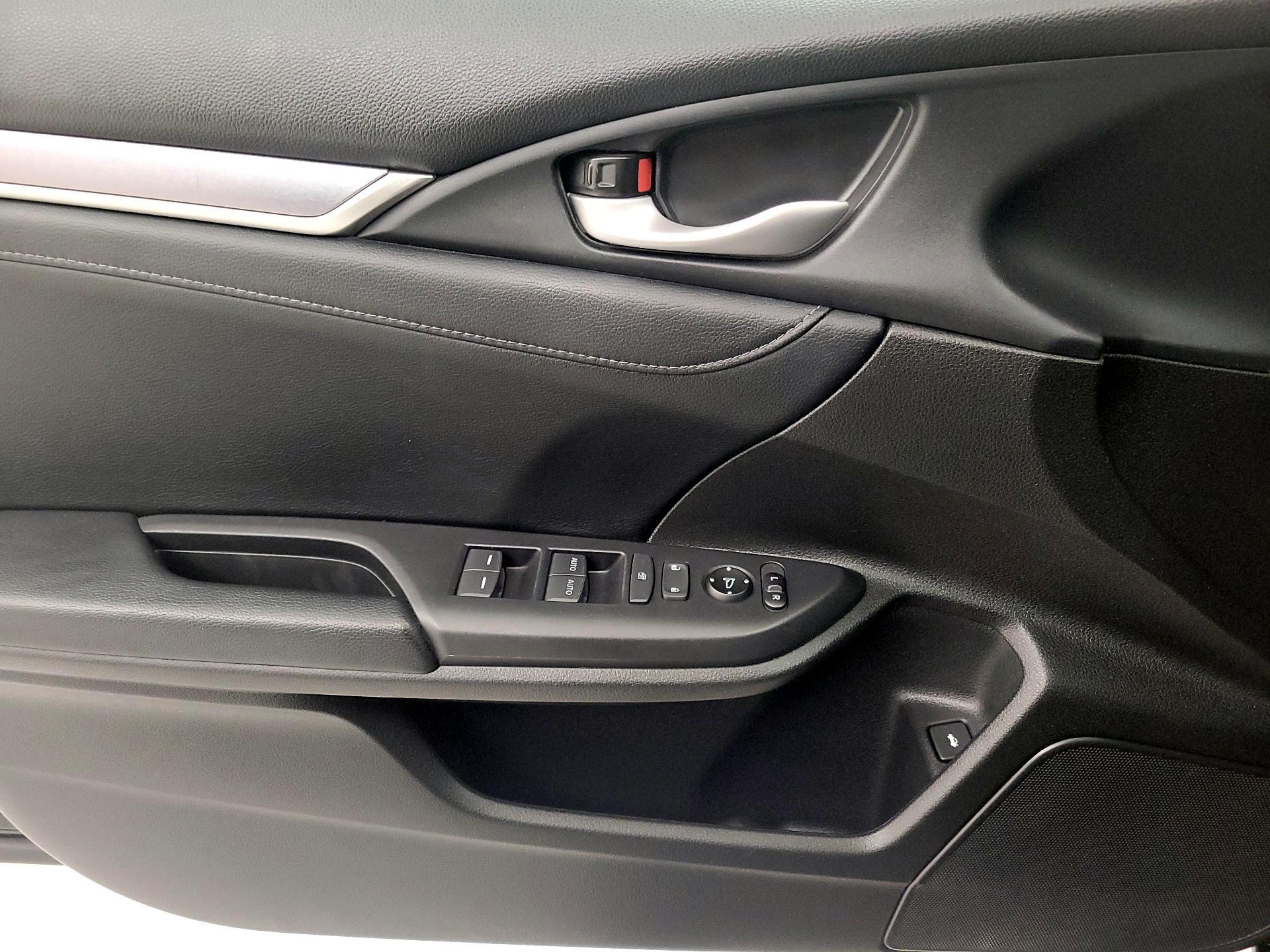 Thumbnail: 2017 Honda Civic - 12