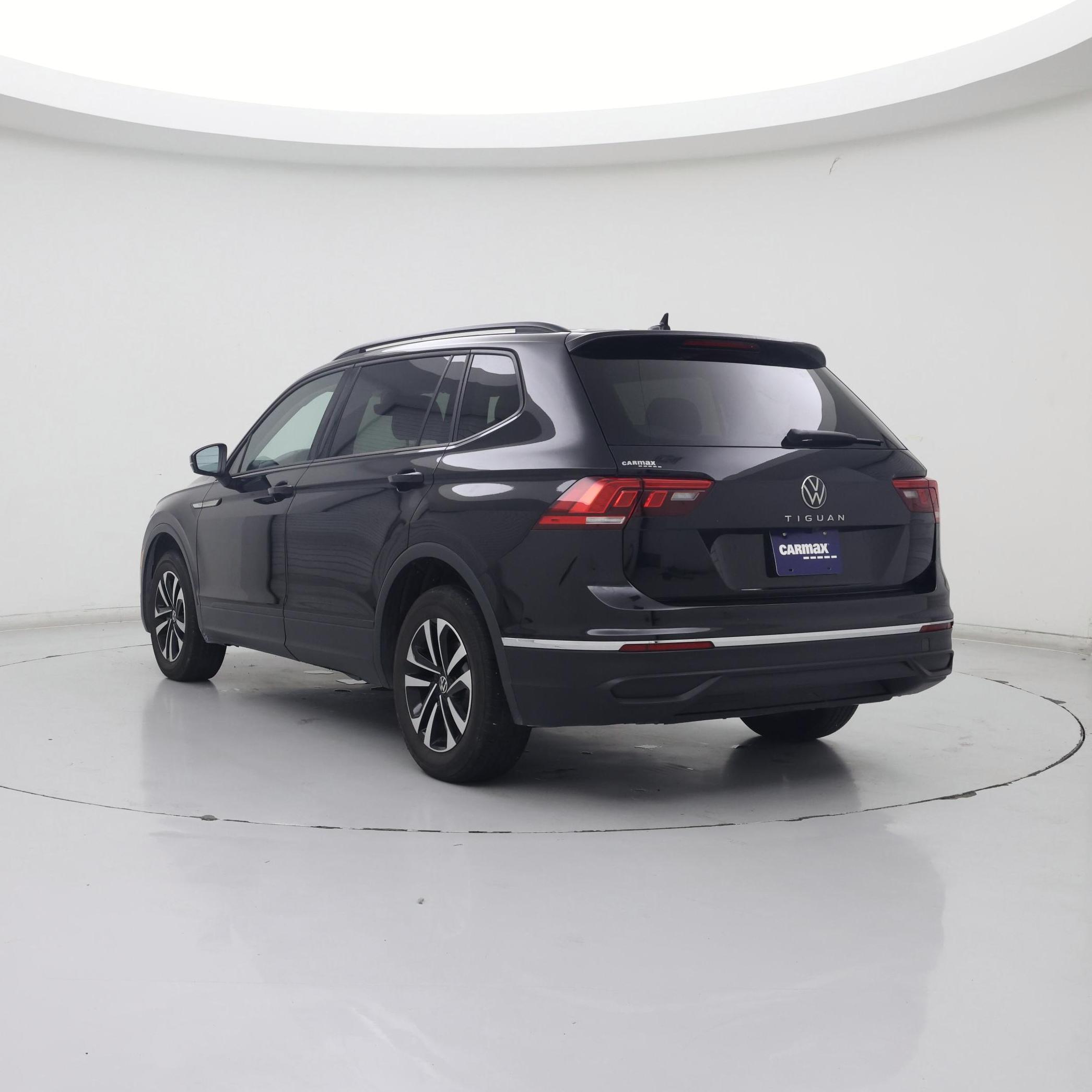 Thumbnail: 2023 Volkswagen Tiguan - 2