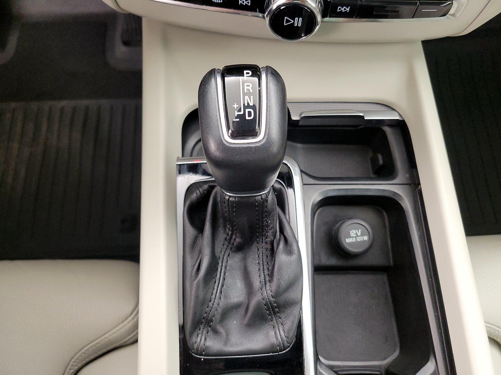 Thumbnail: 2019 Volvo XC60 - 18
