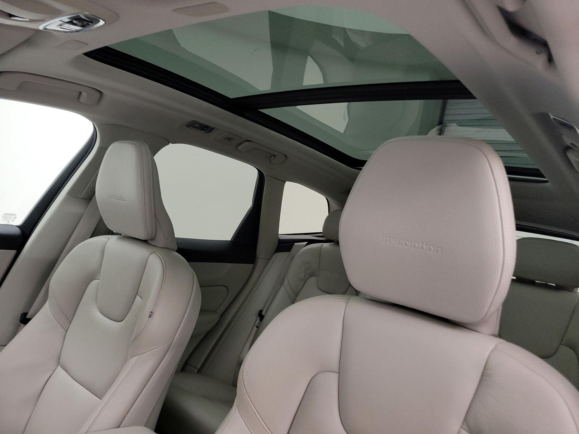 Thumbnail: 2019 Volvo XC60 - 20