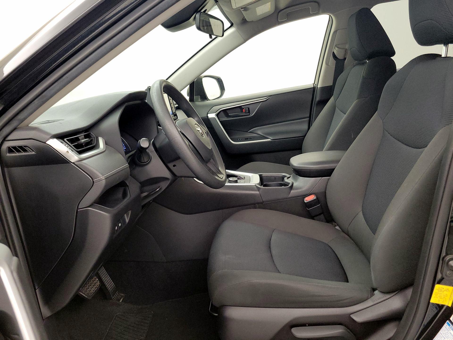 Thumbnail: 2020 Toyota RAV4 - 11