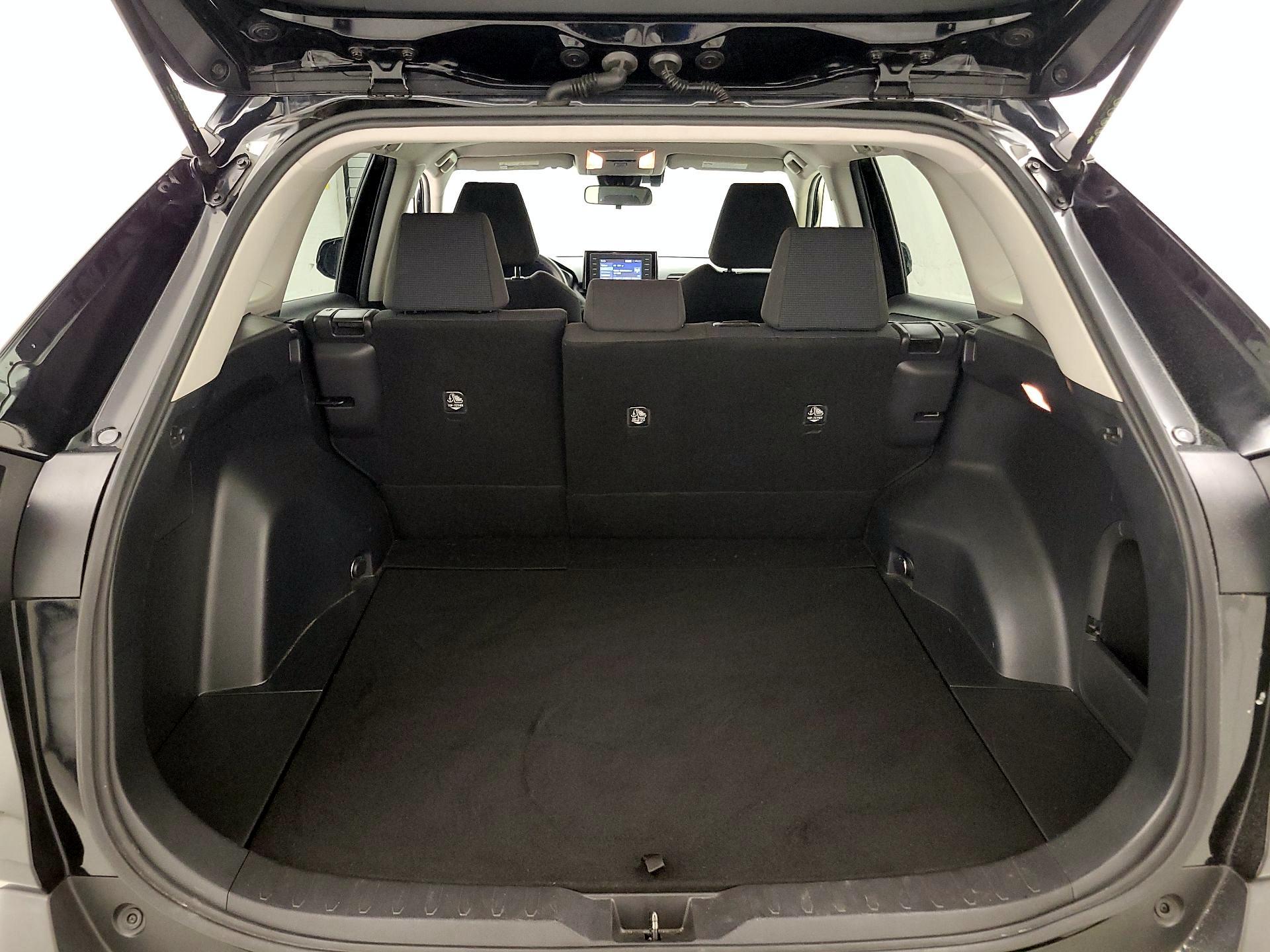 Thumbnail: 2020 Toyota RAV4 - 20