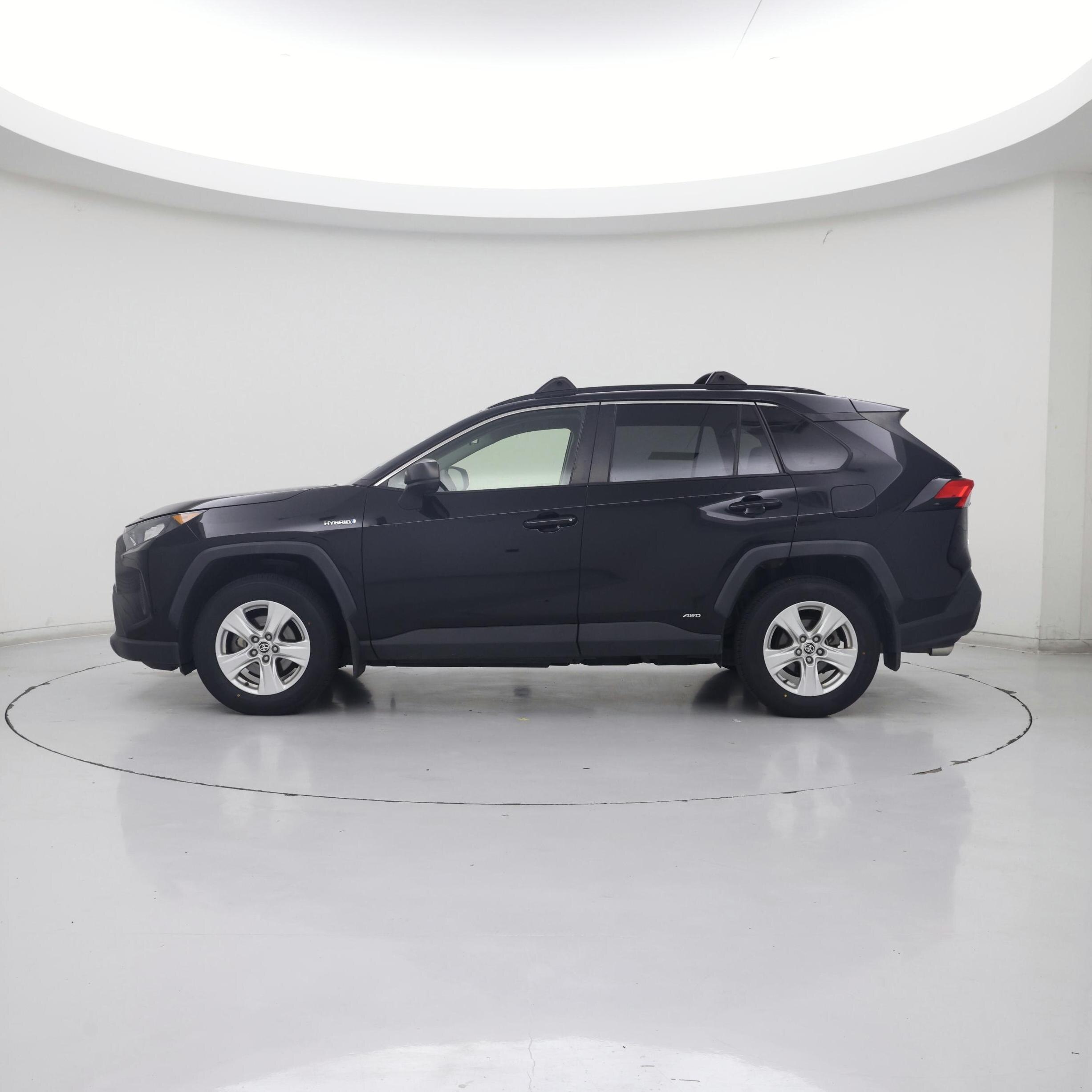 Thumbnail: 2020 Toyota RAV4 - 3