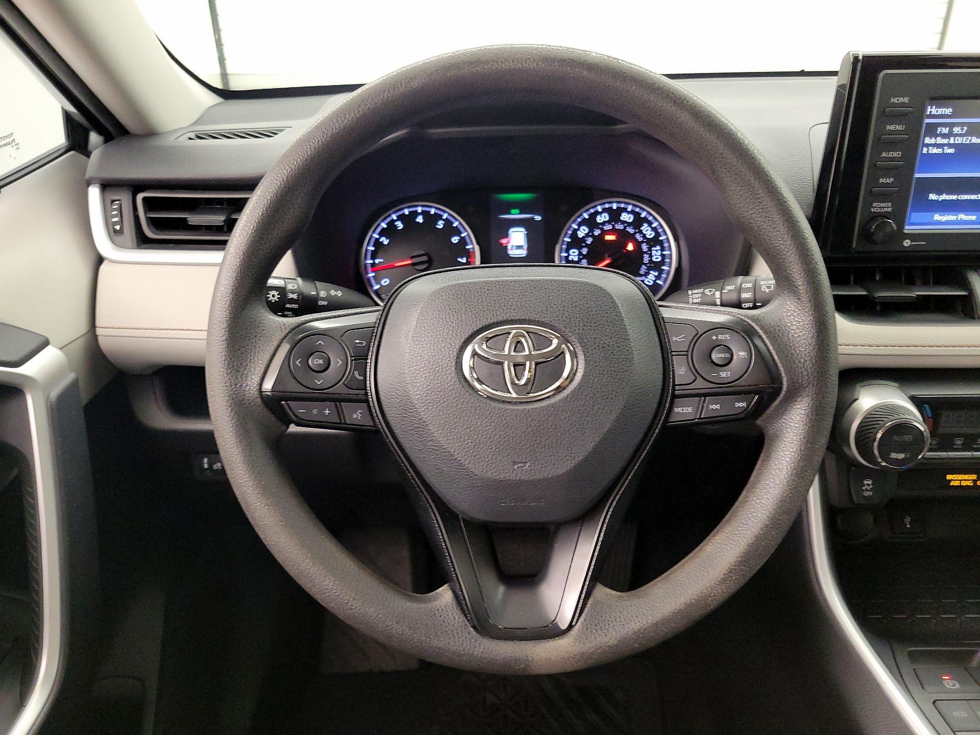 Thumbnail: 2021 Toyota RAV4 - 10