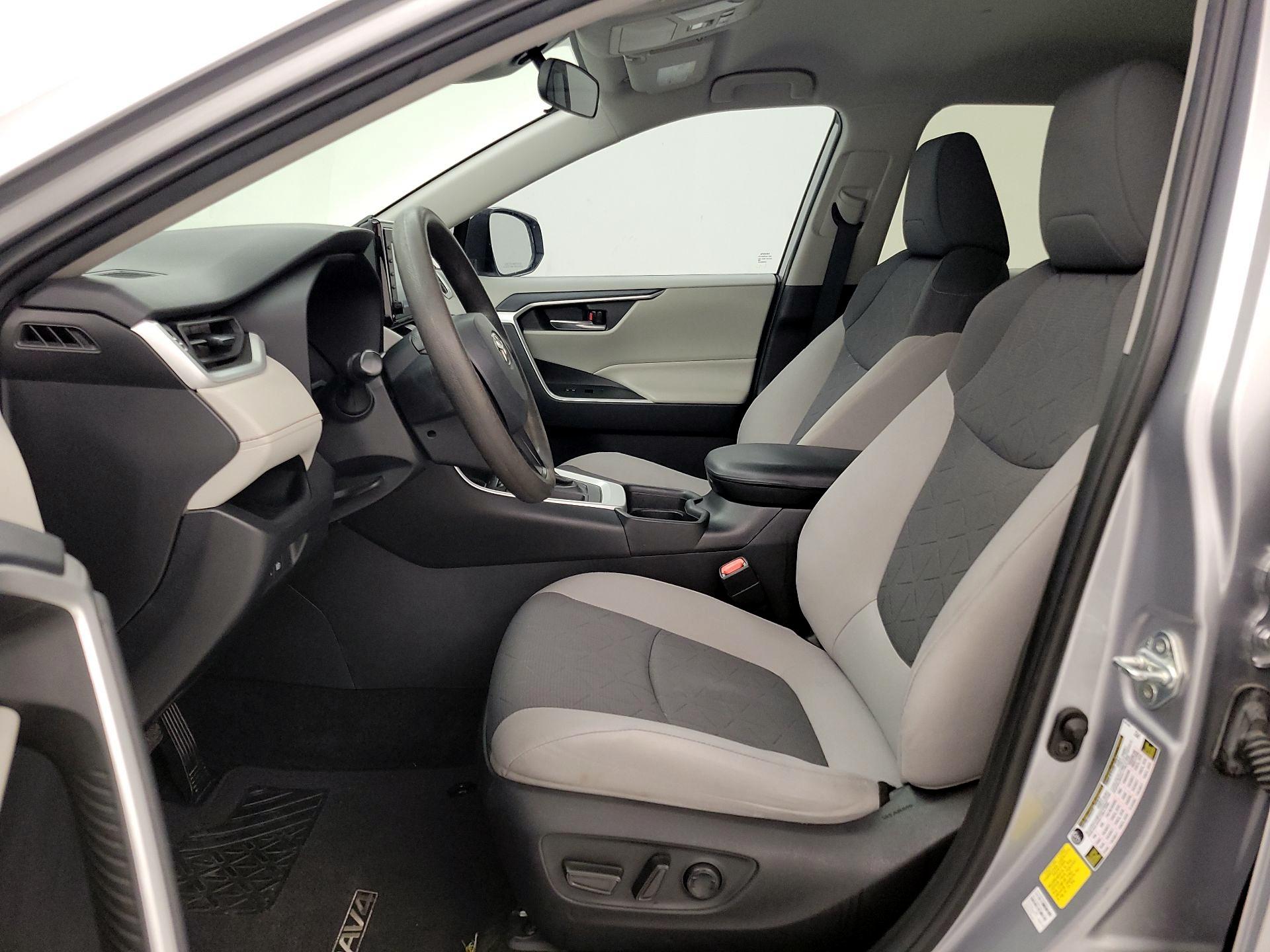 Thumbnail: 2021 Toyota RAV4 - 11
