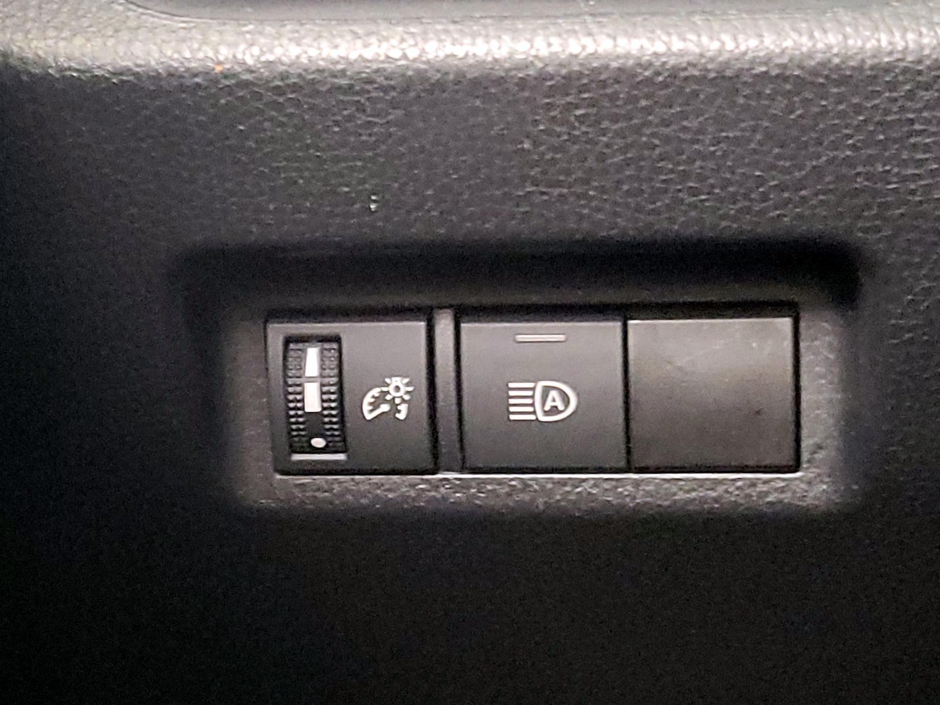 Thumbnail: 2021 Toyota RAV4 - 13
