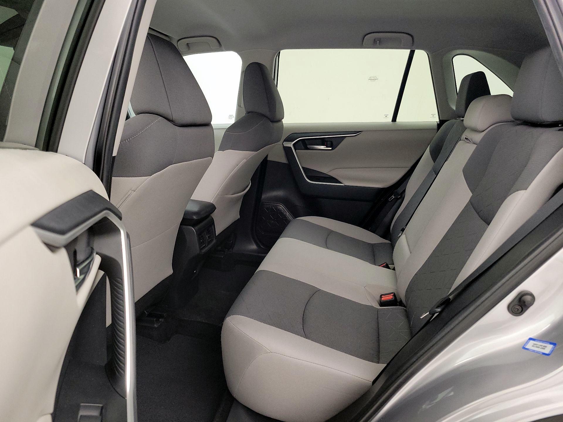 Thumbnail: 2021 Toyota RAV4 - 18