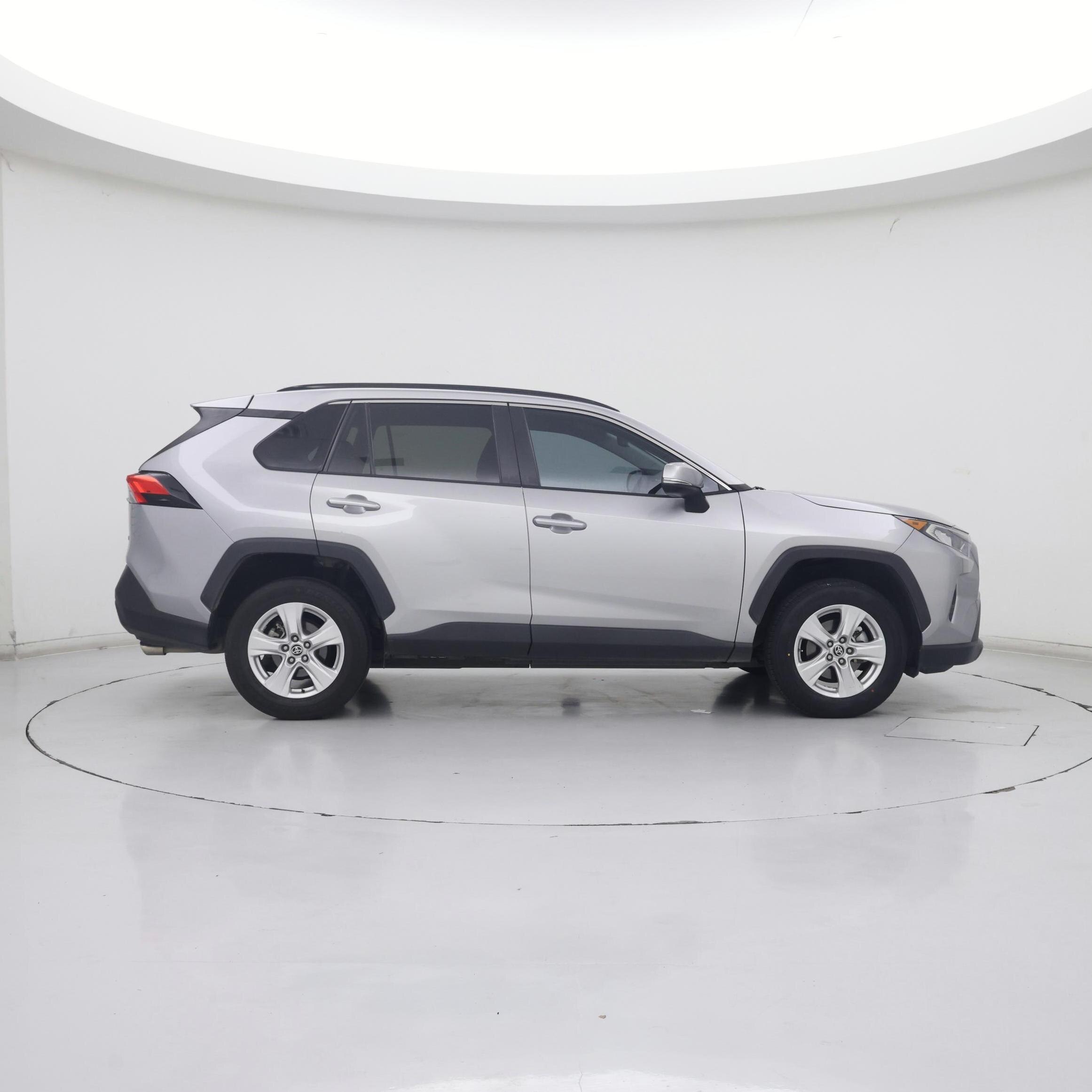 Thumbnail: 2021 Toyota RAV4 - 7