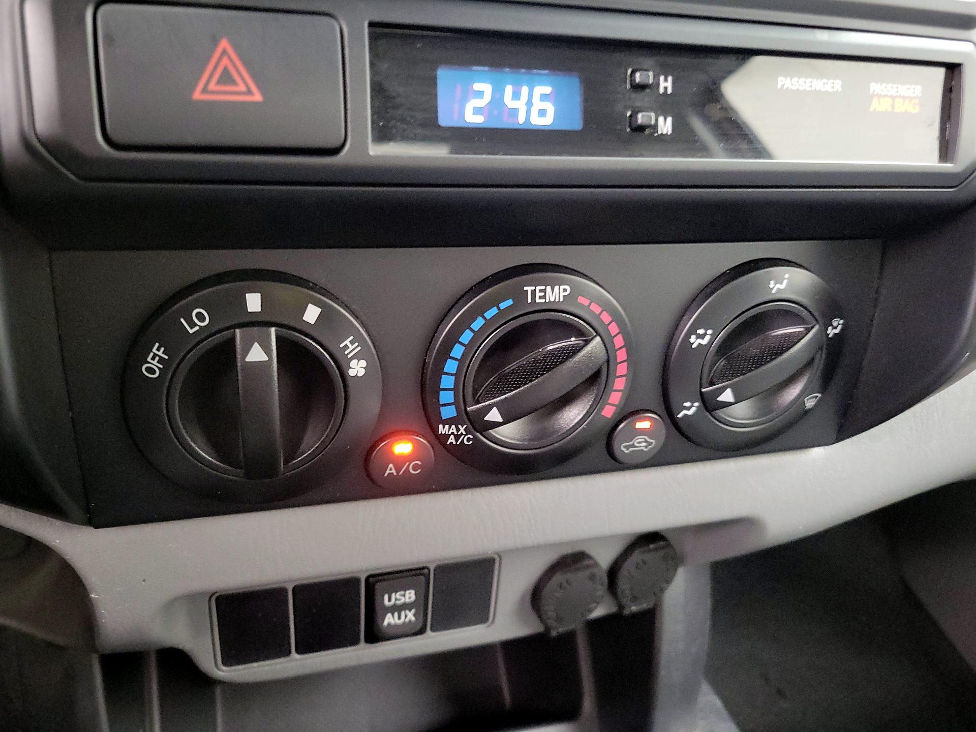 Thumbnail: 2014 Toyota Tacoma - 15