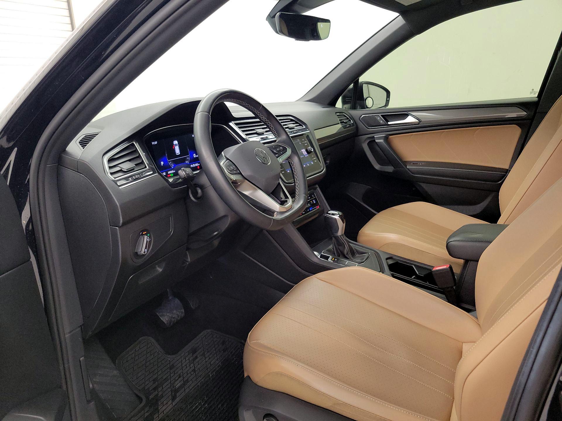 Thumbnail: 2022 Volkswagen Tiguan - 11