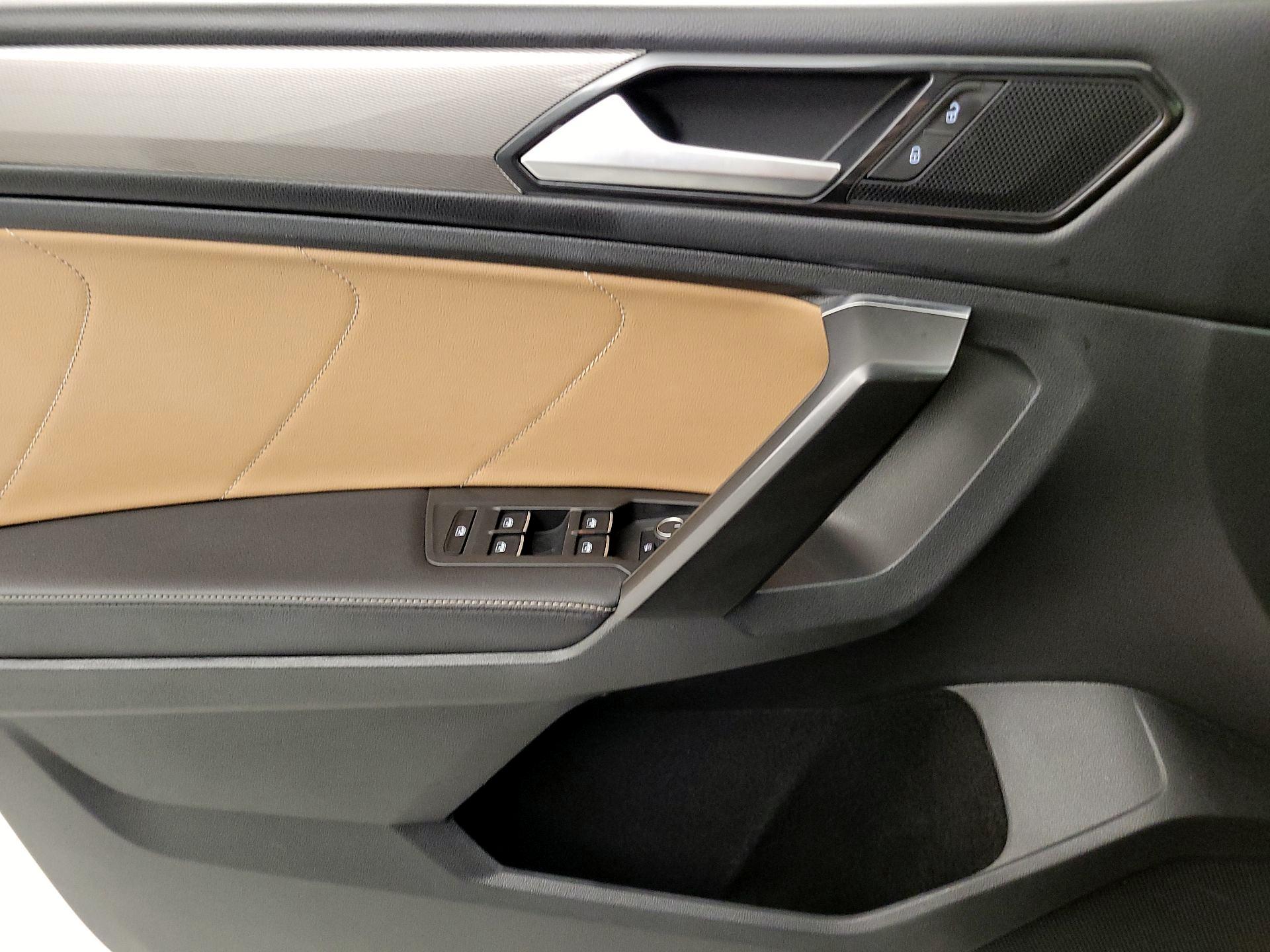 Thumbnail: 2022 Volkswagen Tiguan - 12