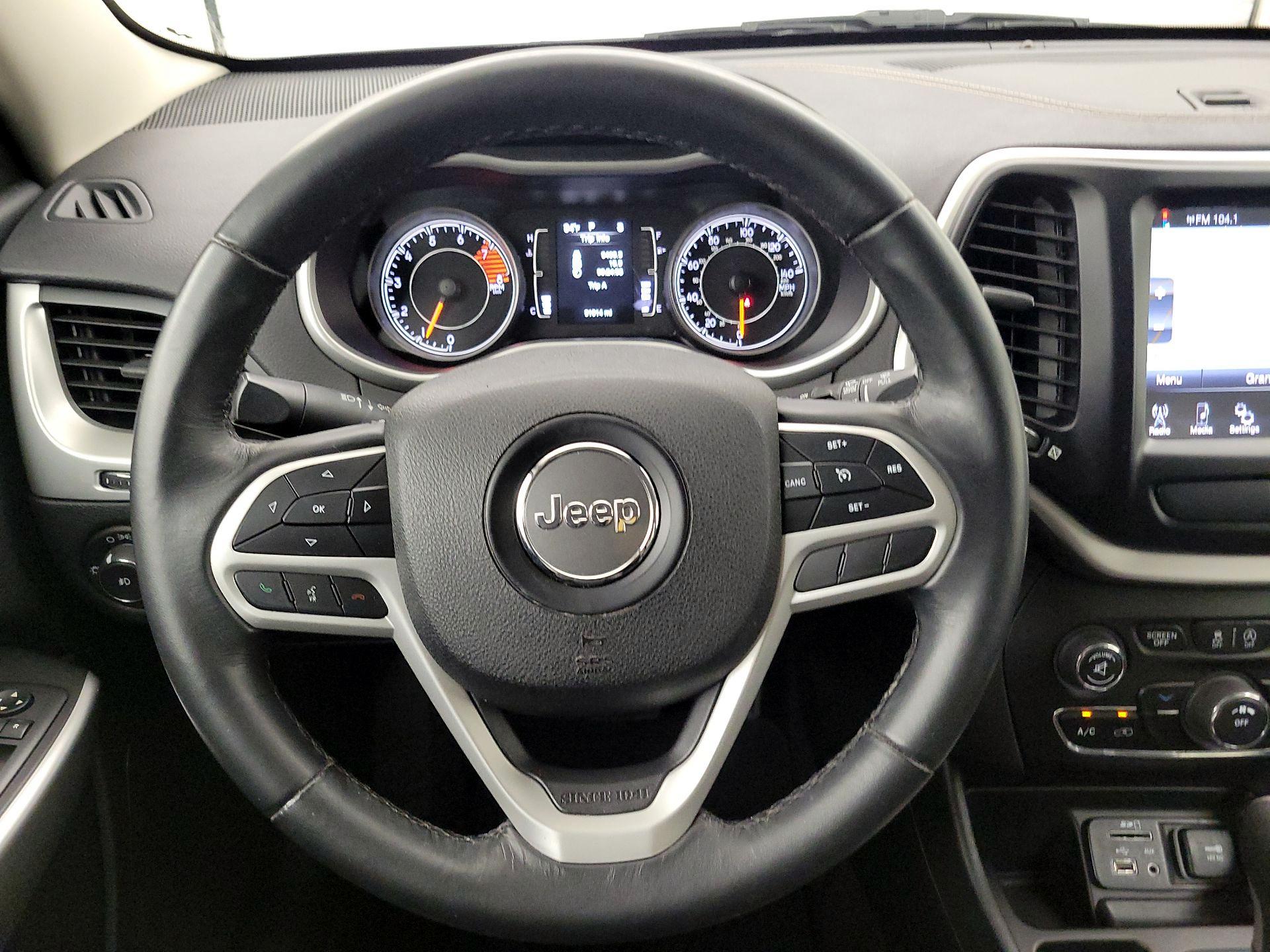 Thumbnail: 2018 Jeep Cherokee - 10