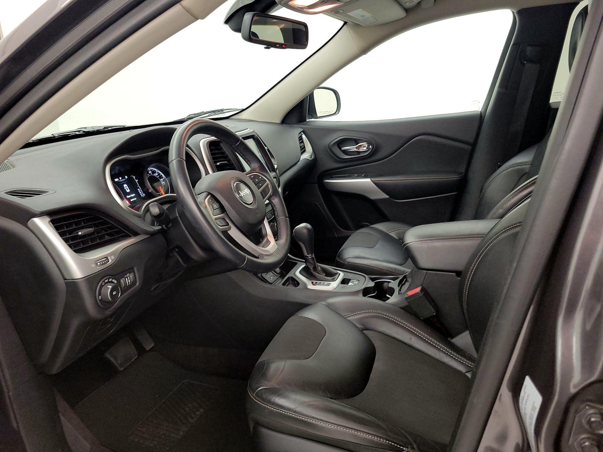 Thumbnail: 2018 Jeep Cherokee - 11