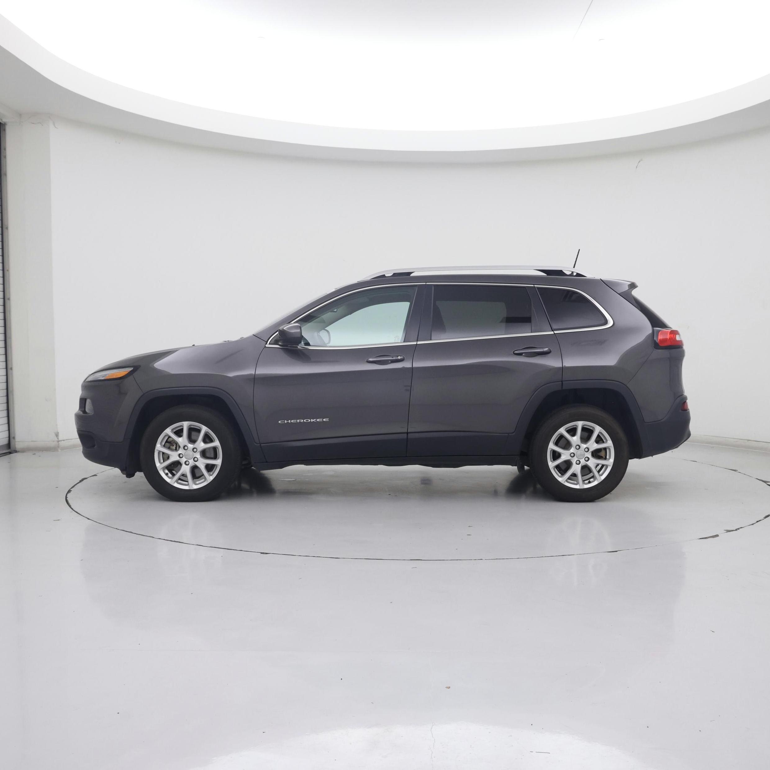 Thumbnail: 2018 Jeep Cherokee - 3