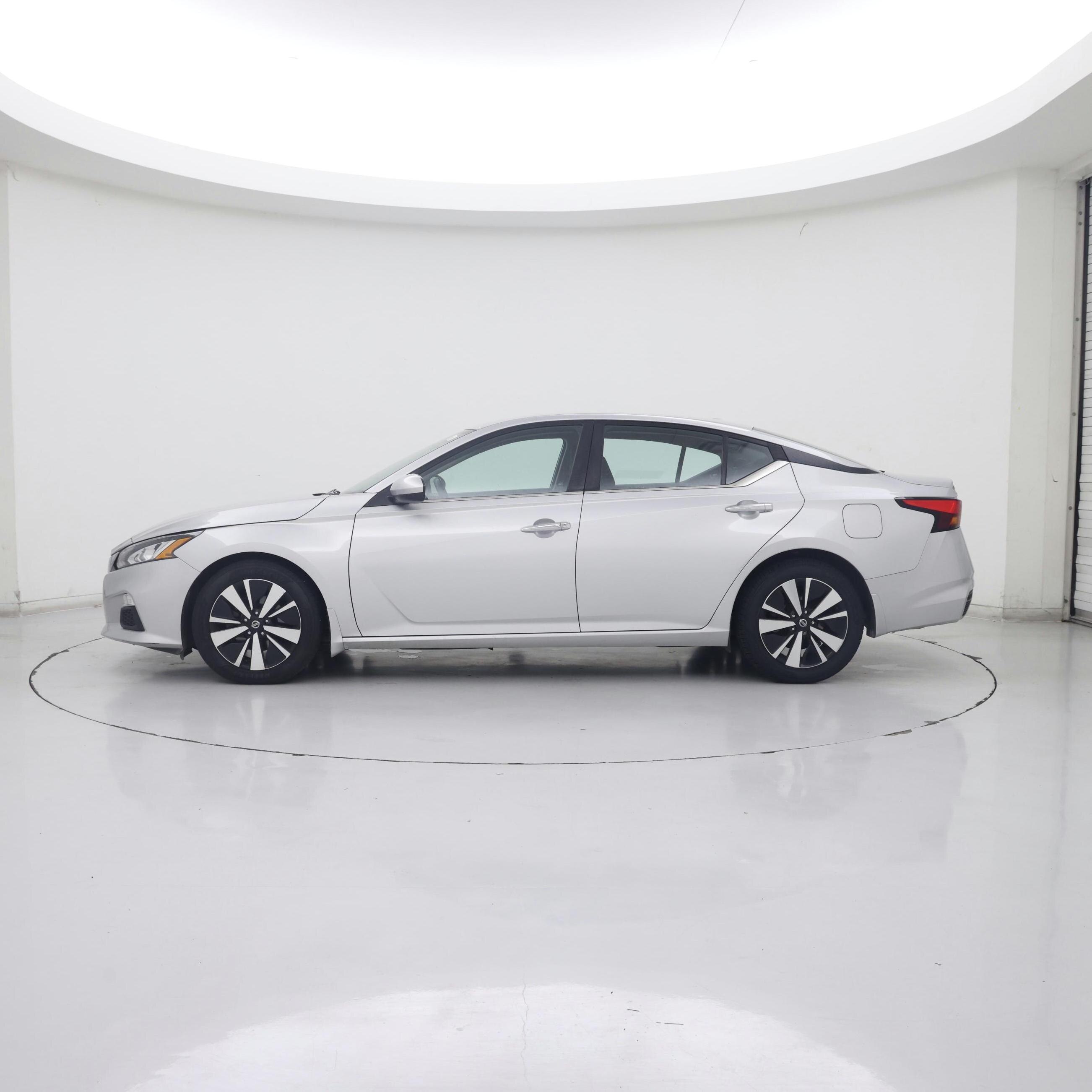 Thumbnail: 2021 Nissan Altima - 3