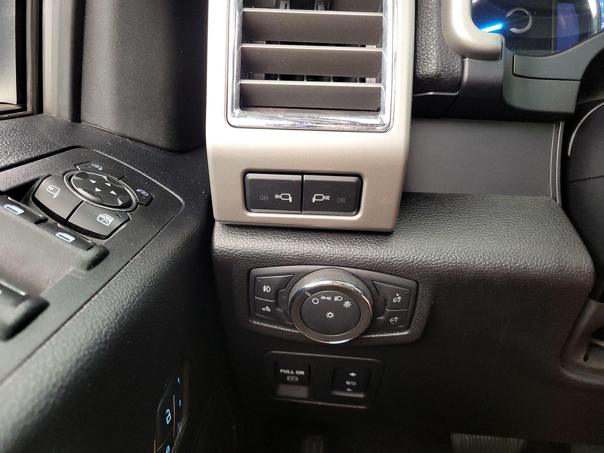 Thumbnail: 2016 Ford F-150 - 13