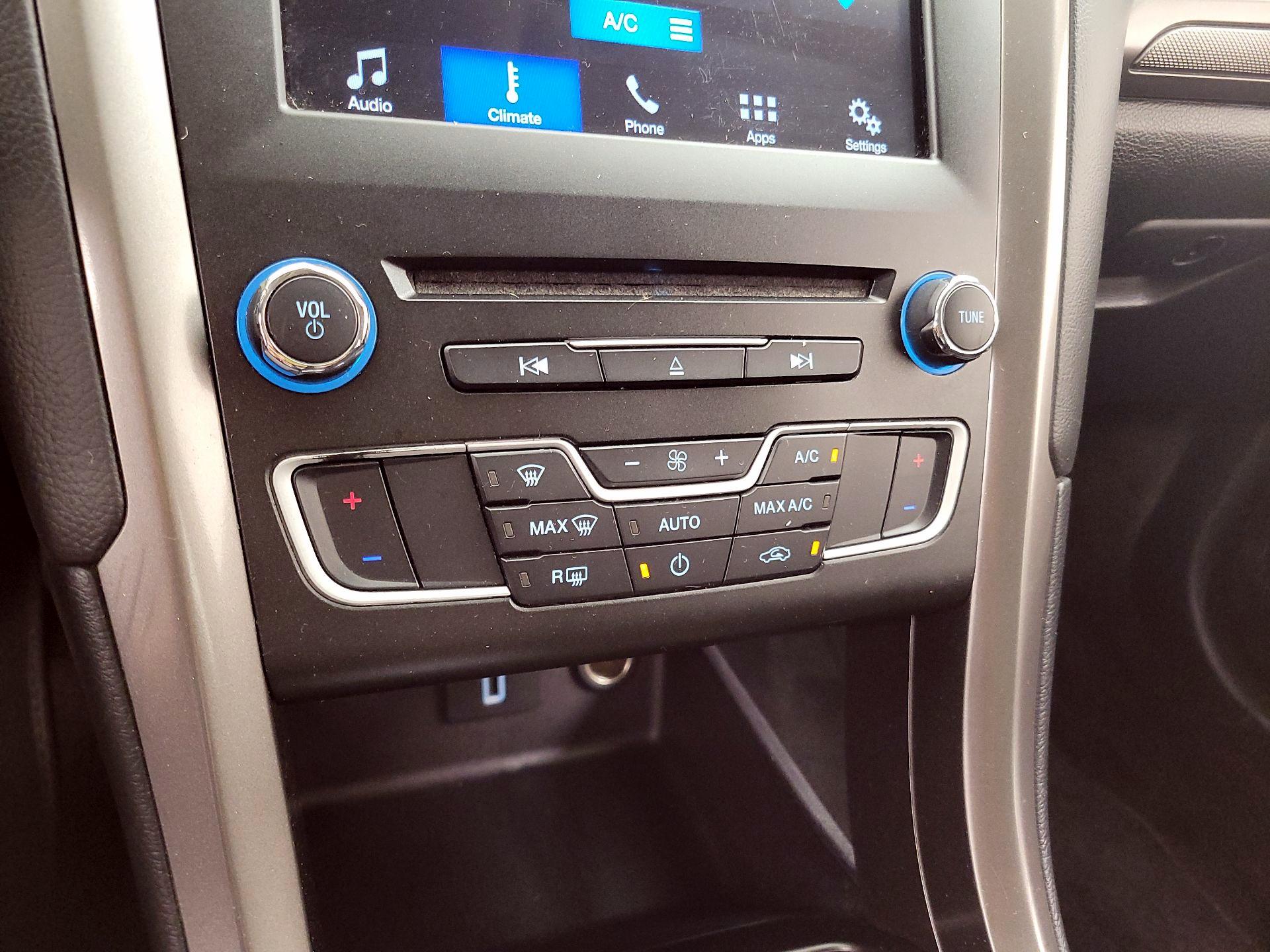 Thumbnail: 2018 Ford Fusion - 16